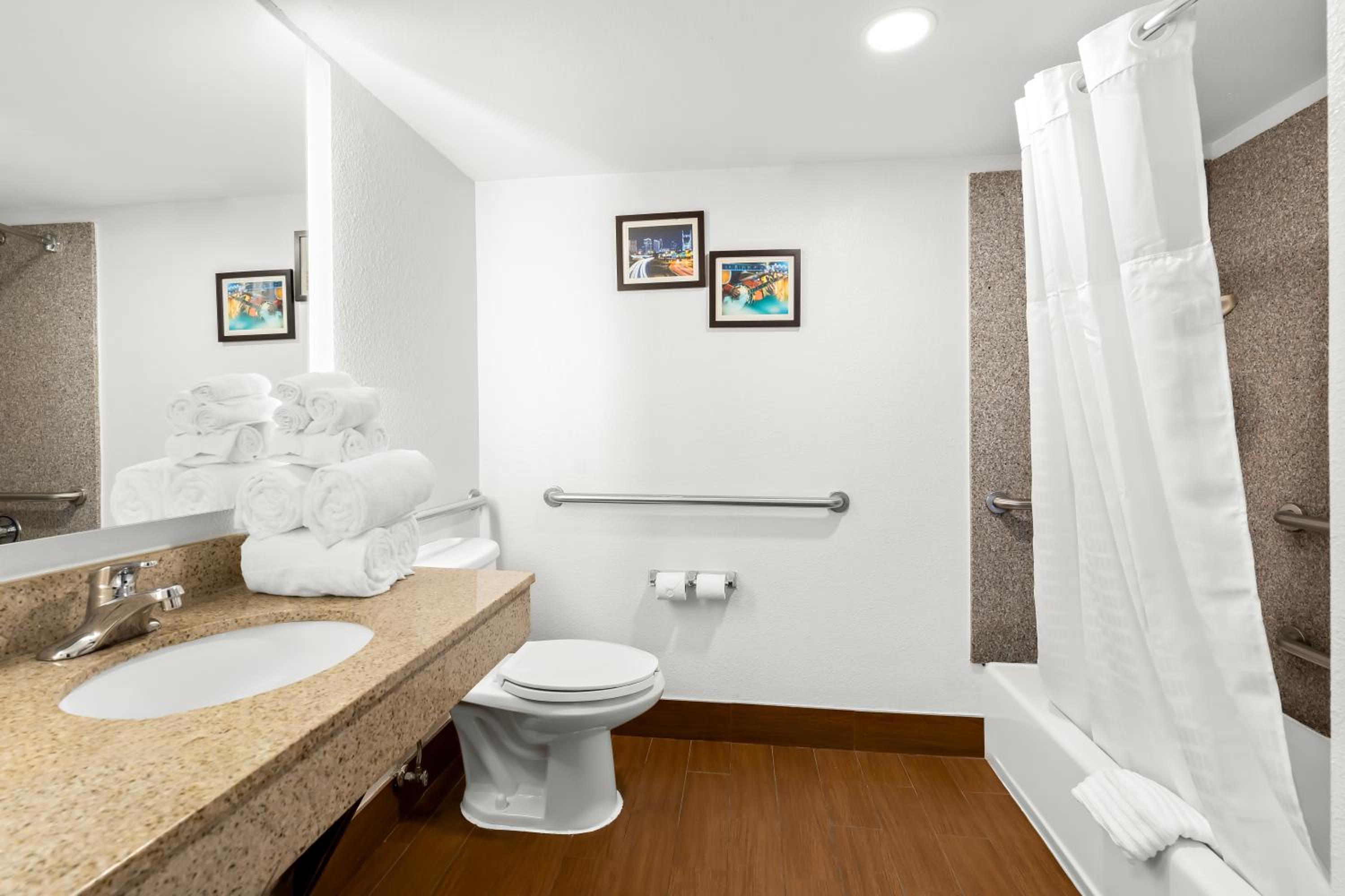 Suite with Two Queen Beds - Accessible/Non-Smoking - Photo 2