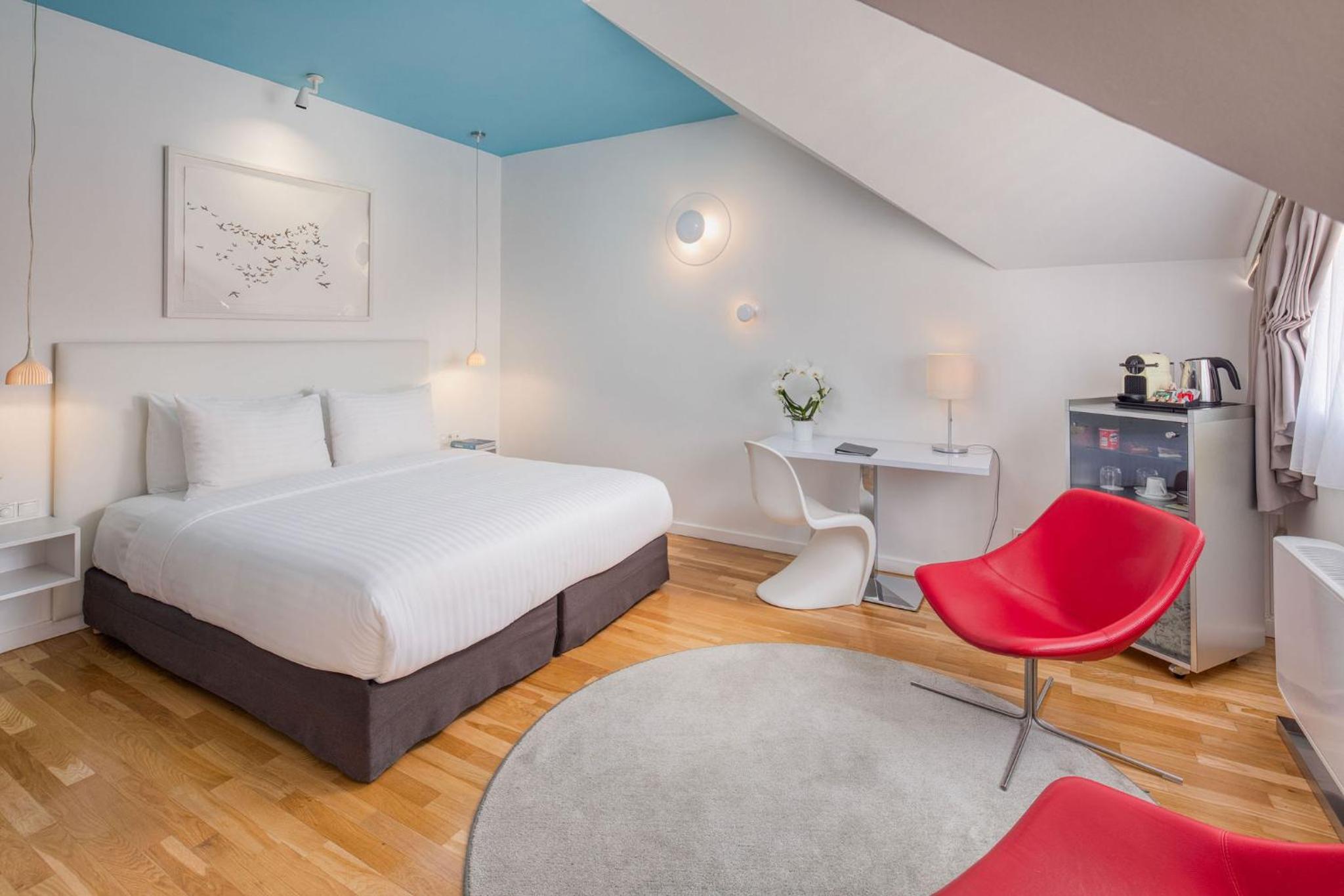 Double Room - Photo 12
