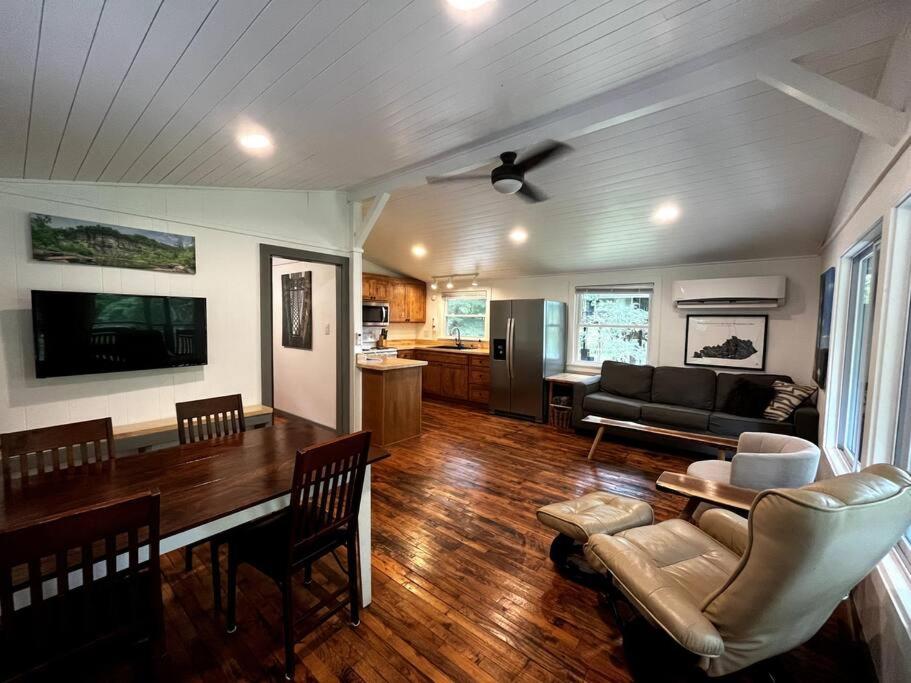 One-Bedroom House photo 2