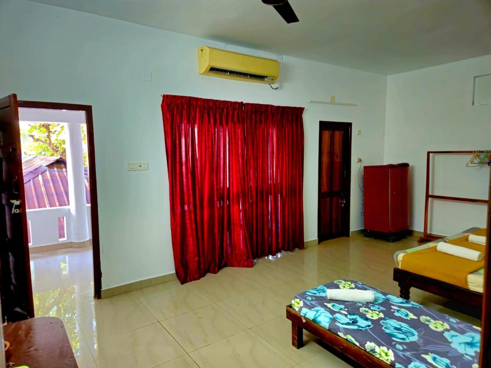 One-Bedroom Apartment - Photo 1