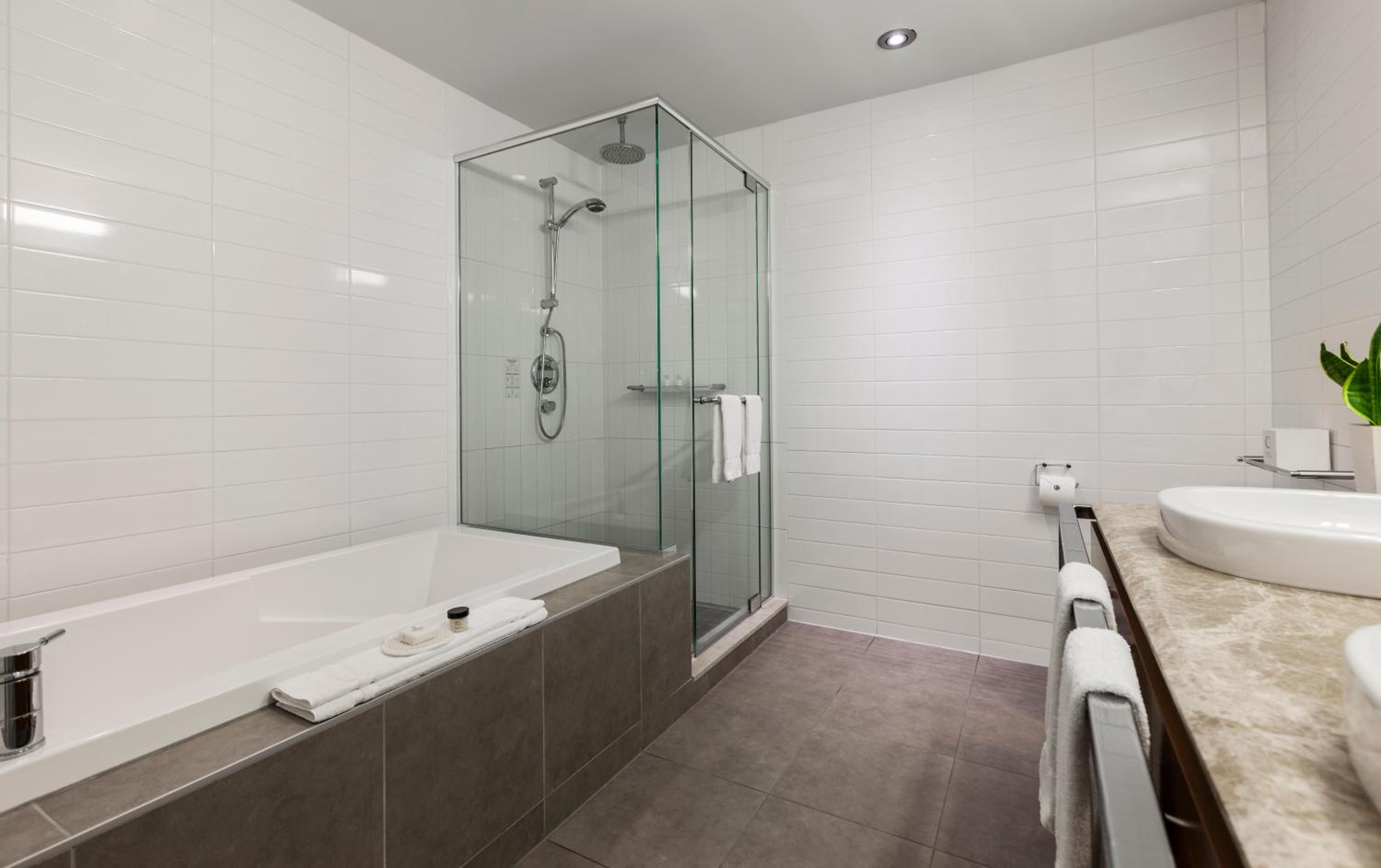 Loft Suite - Photo 3