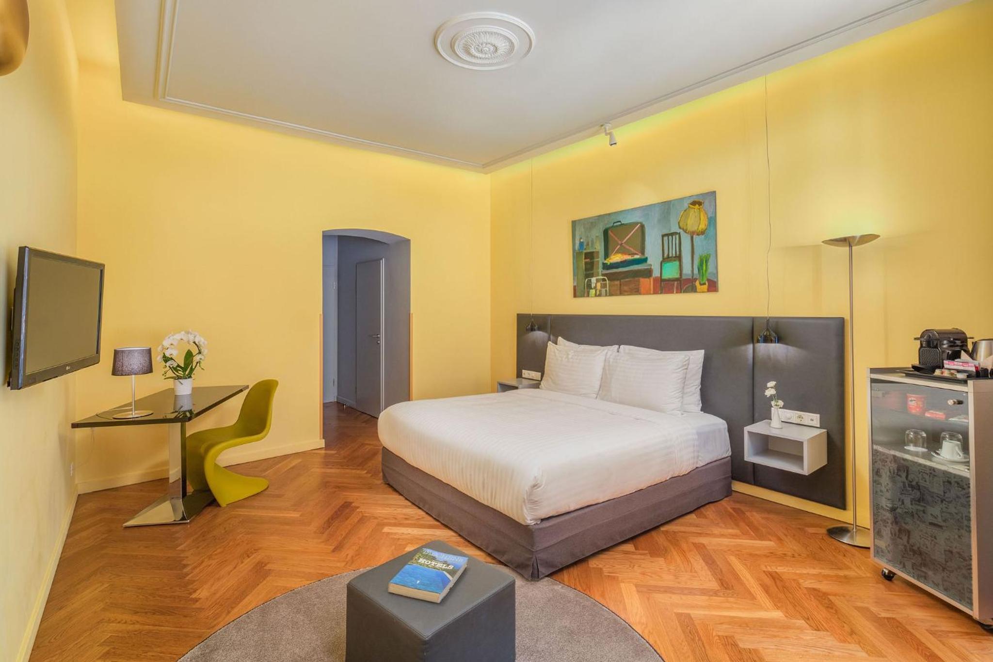 Double Room - Photo 3