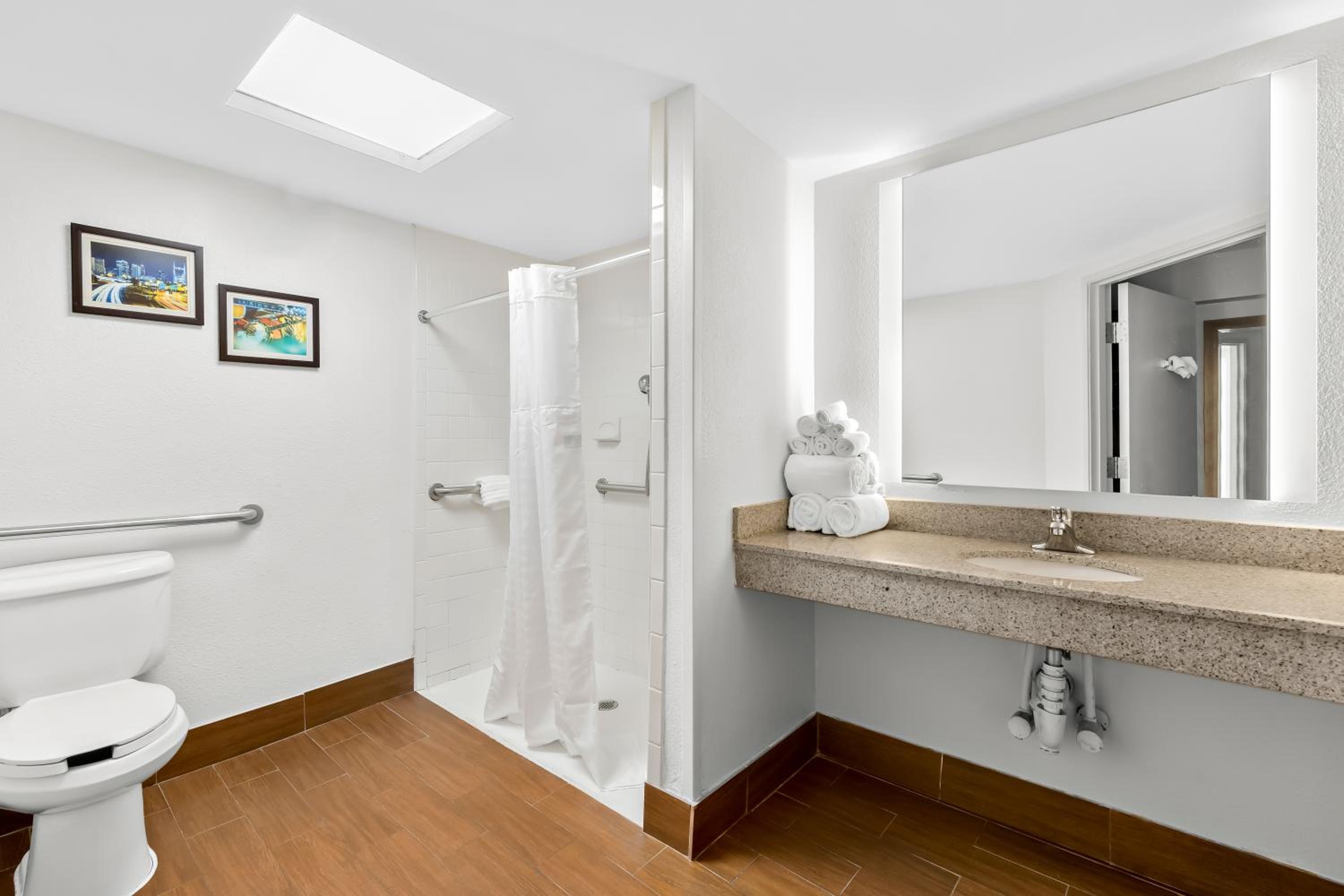 Queen Room with Two Queen Beds - Accessible/Non-Smoking