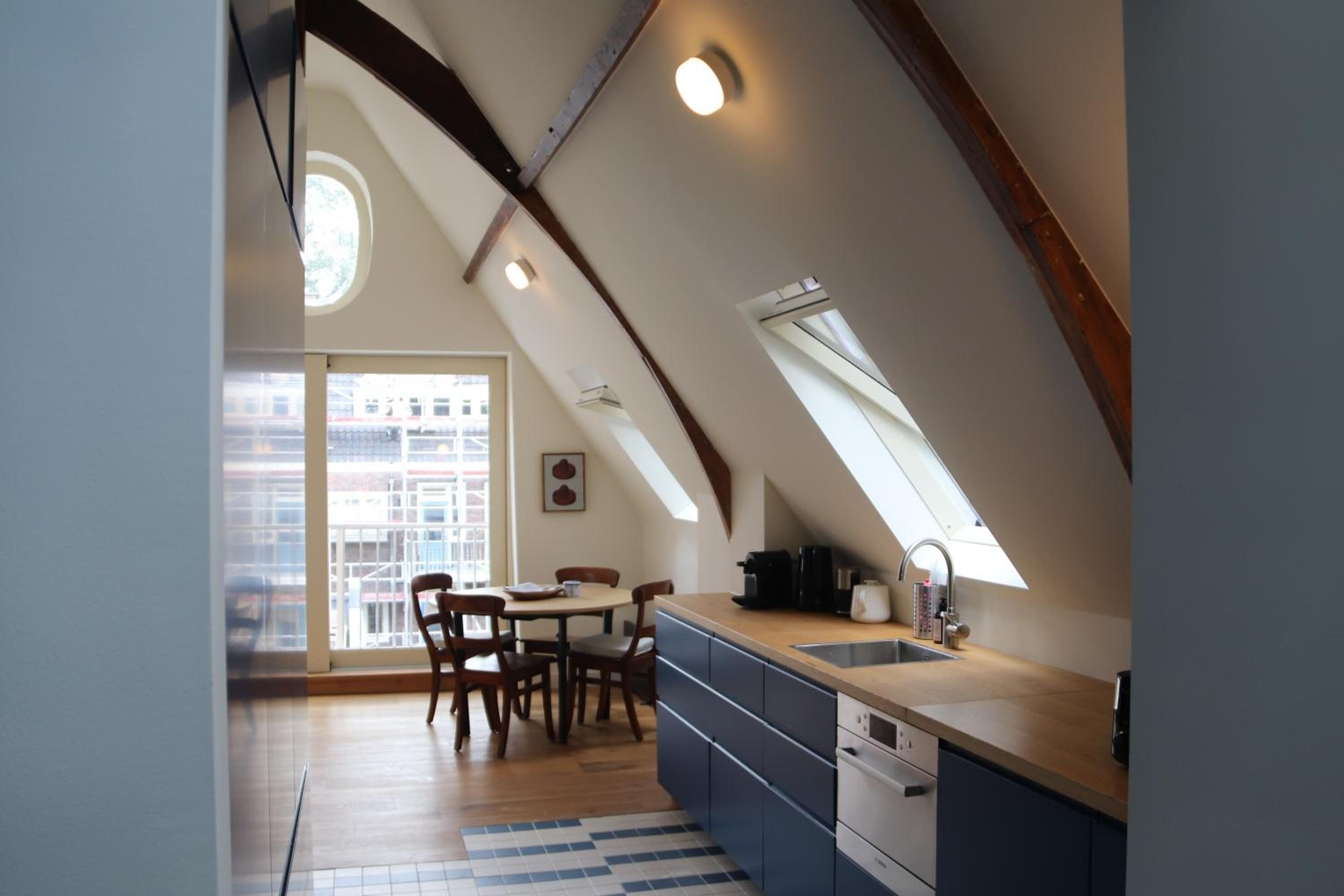 One-Bedroom Apartment photo 2