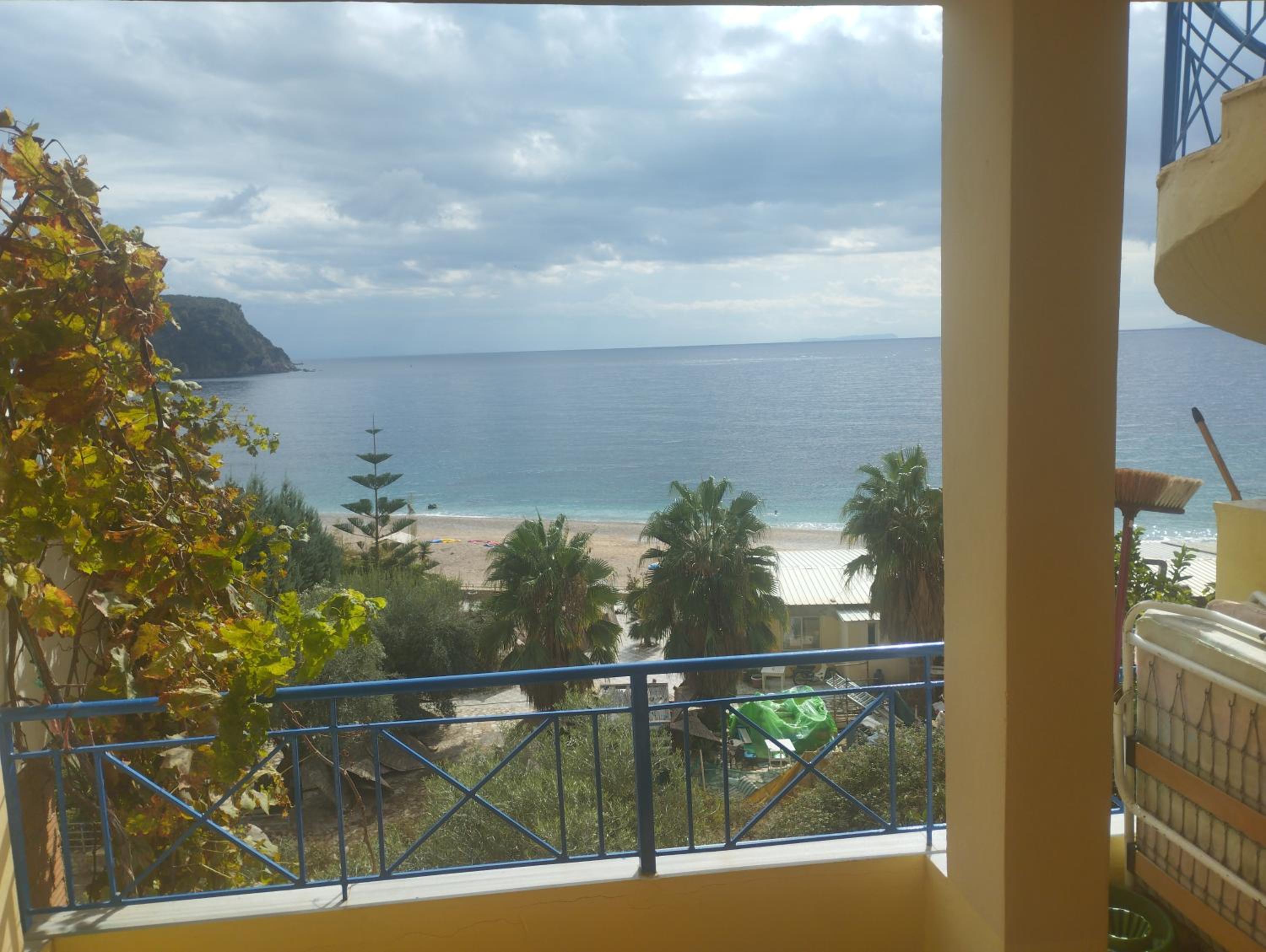 One-Bedroom Apartment with Sea View photo 2