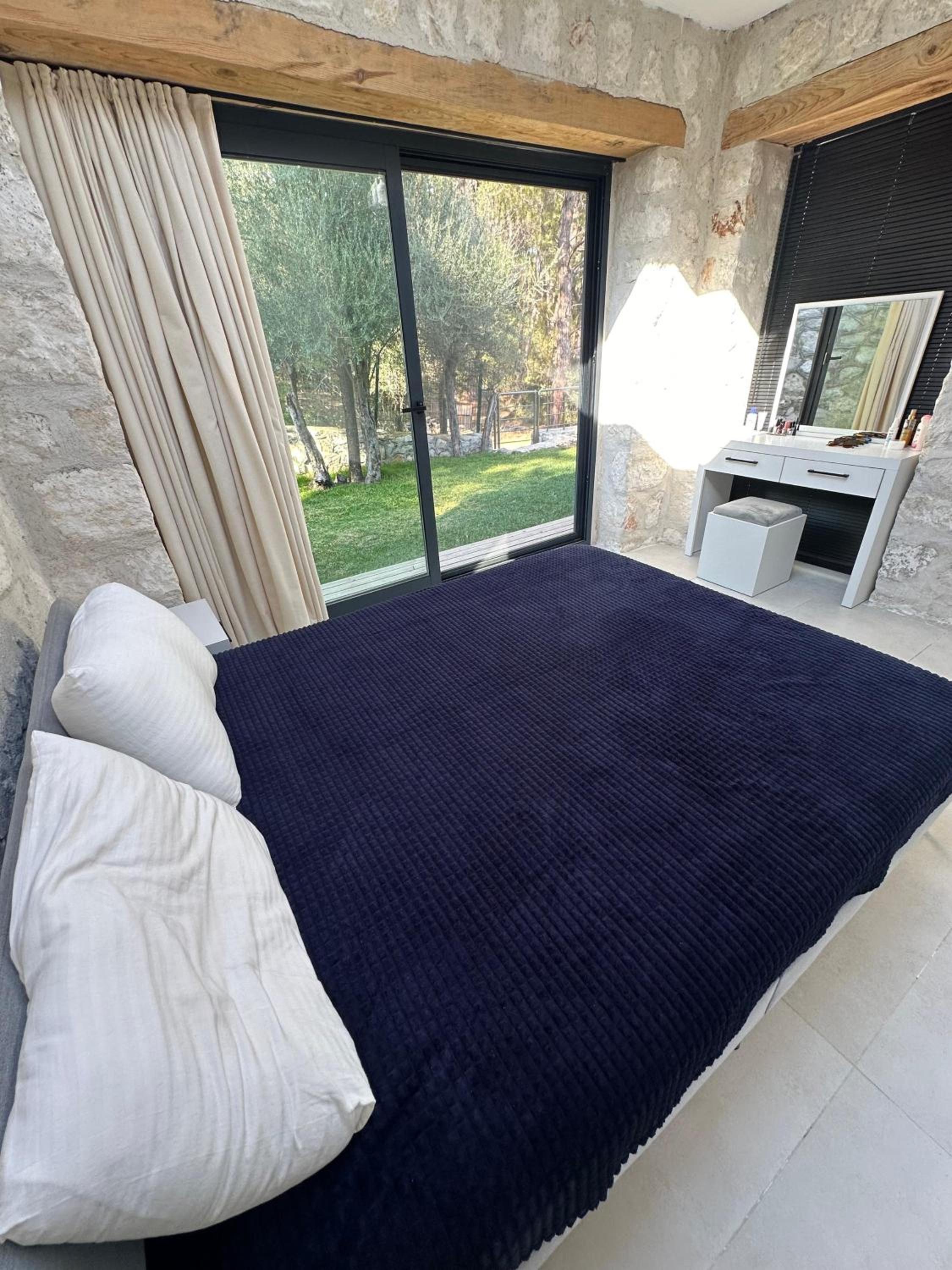 Three-Bedroom Villa photo 3