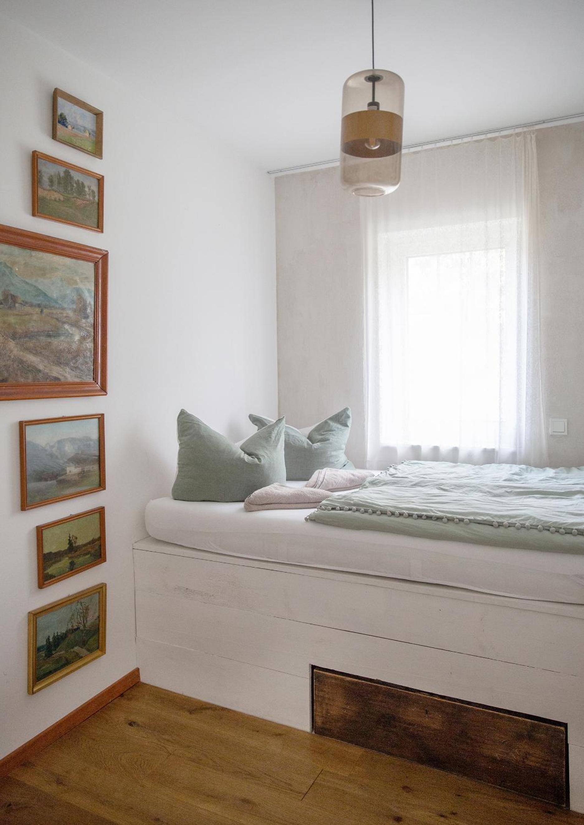 Four-Bedroom House photo 3