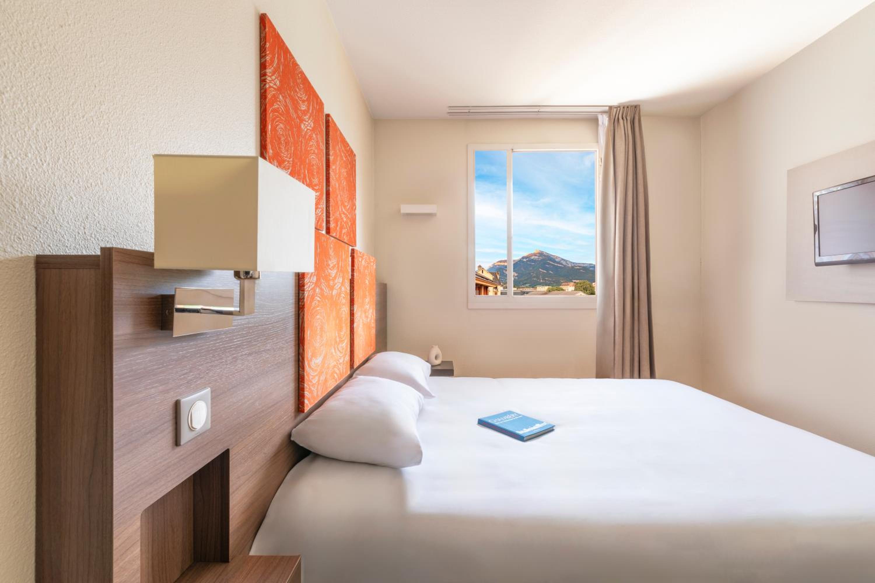 Standard Double Room - Photo 4