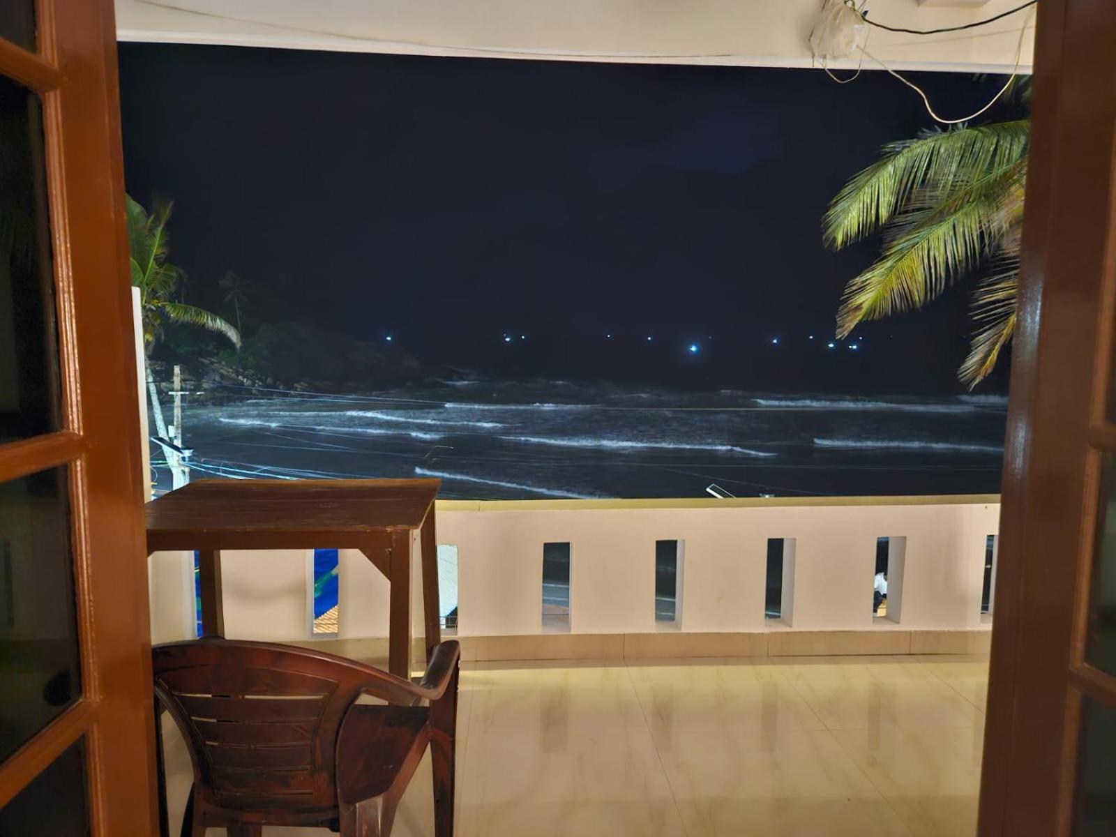 Deluxe Double Room with Sea View - Photo 8