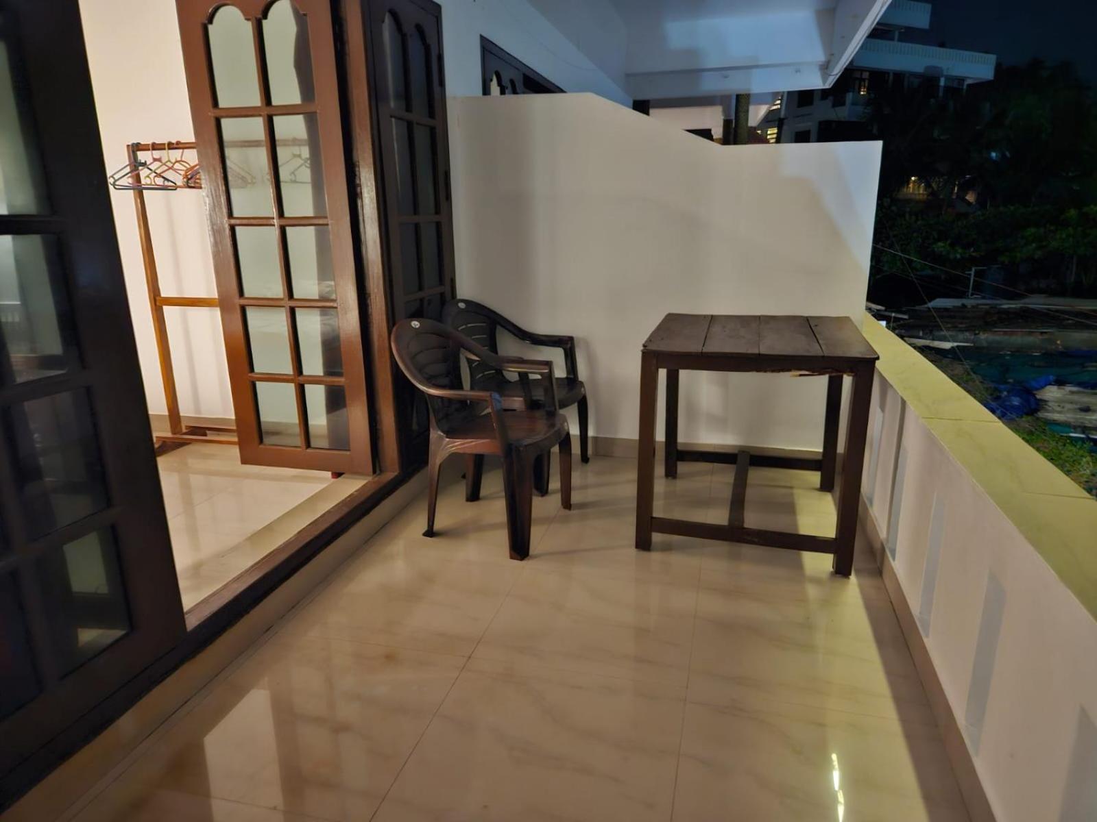 Deluxe Double Room with Sea View - Photo 4