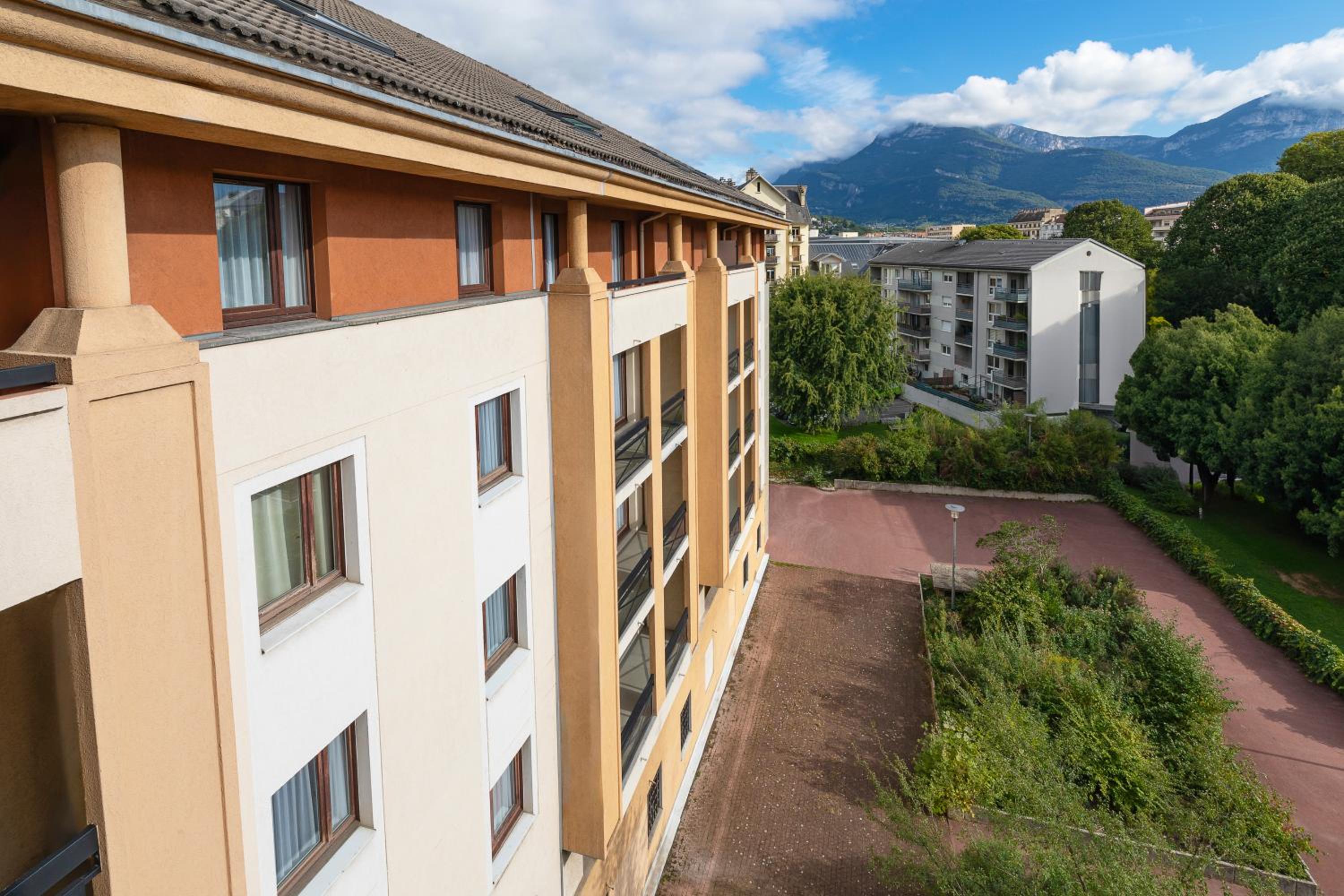 Standard Room - 1 Double Bed Balcony - Photo 3
