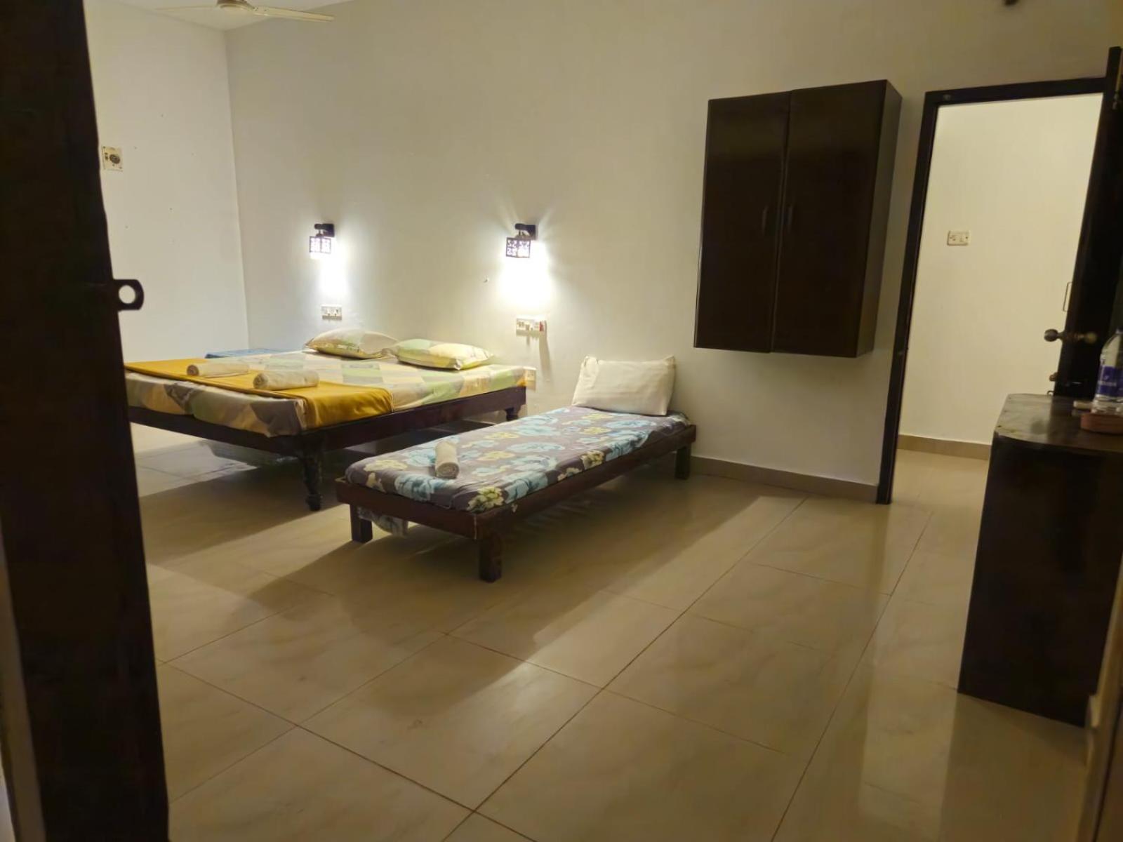 One-Bedroom Apartment - Photo 4