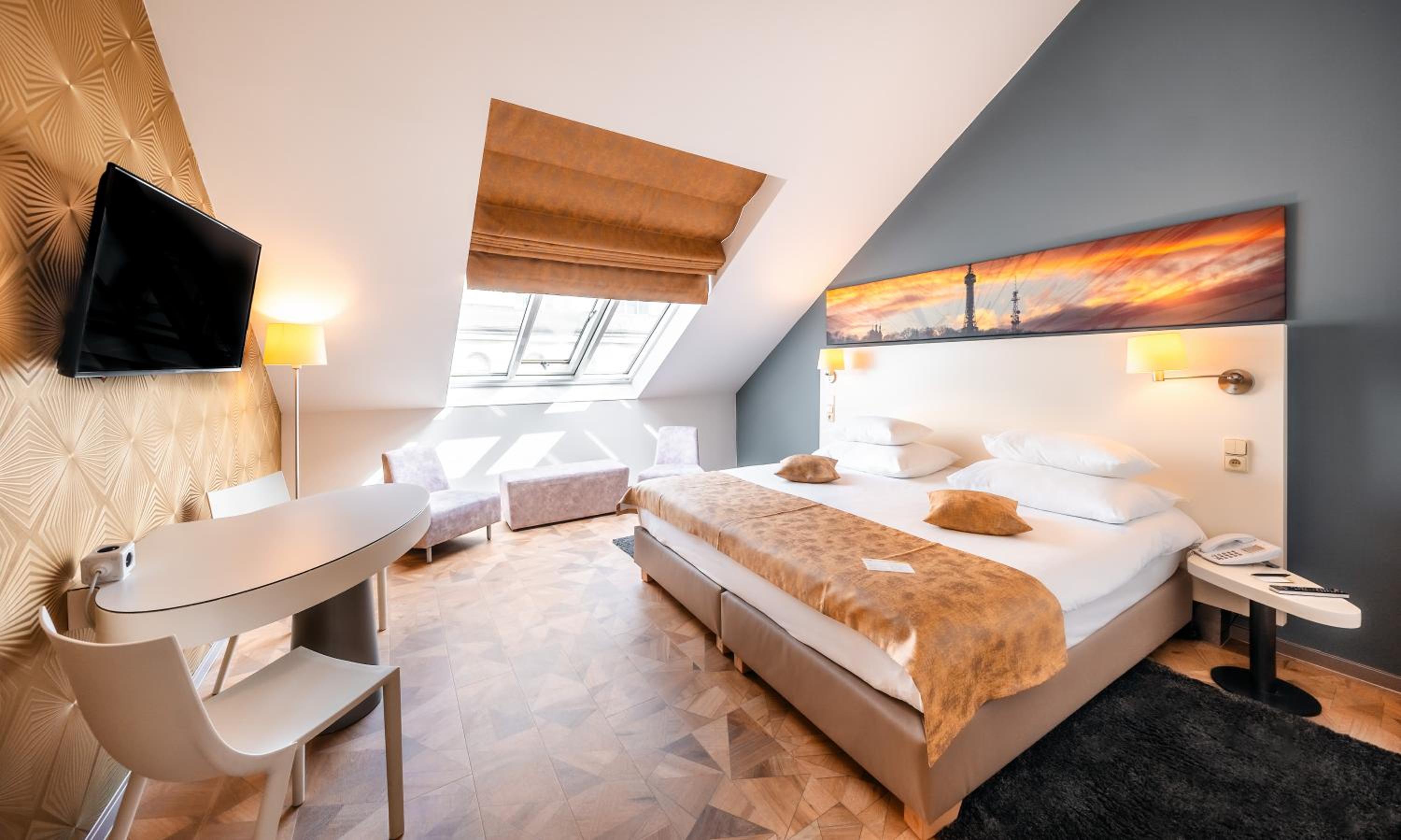 Junior Suite - Photo 1
