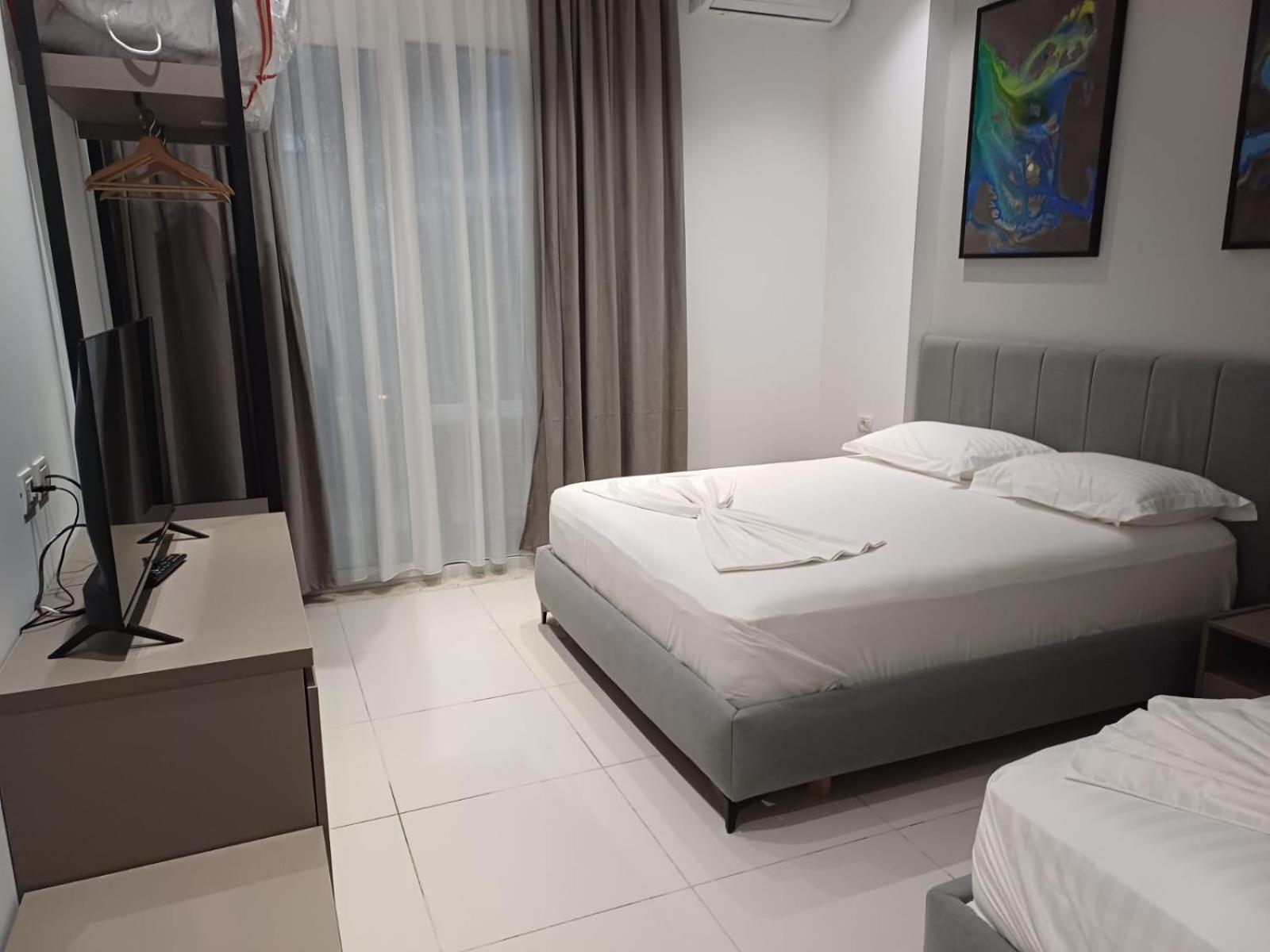 Triple Room with shared Terrace