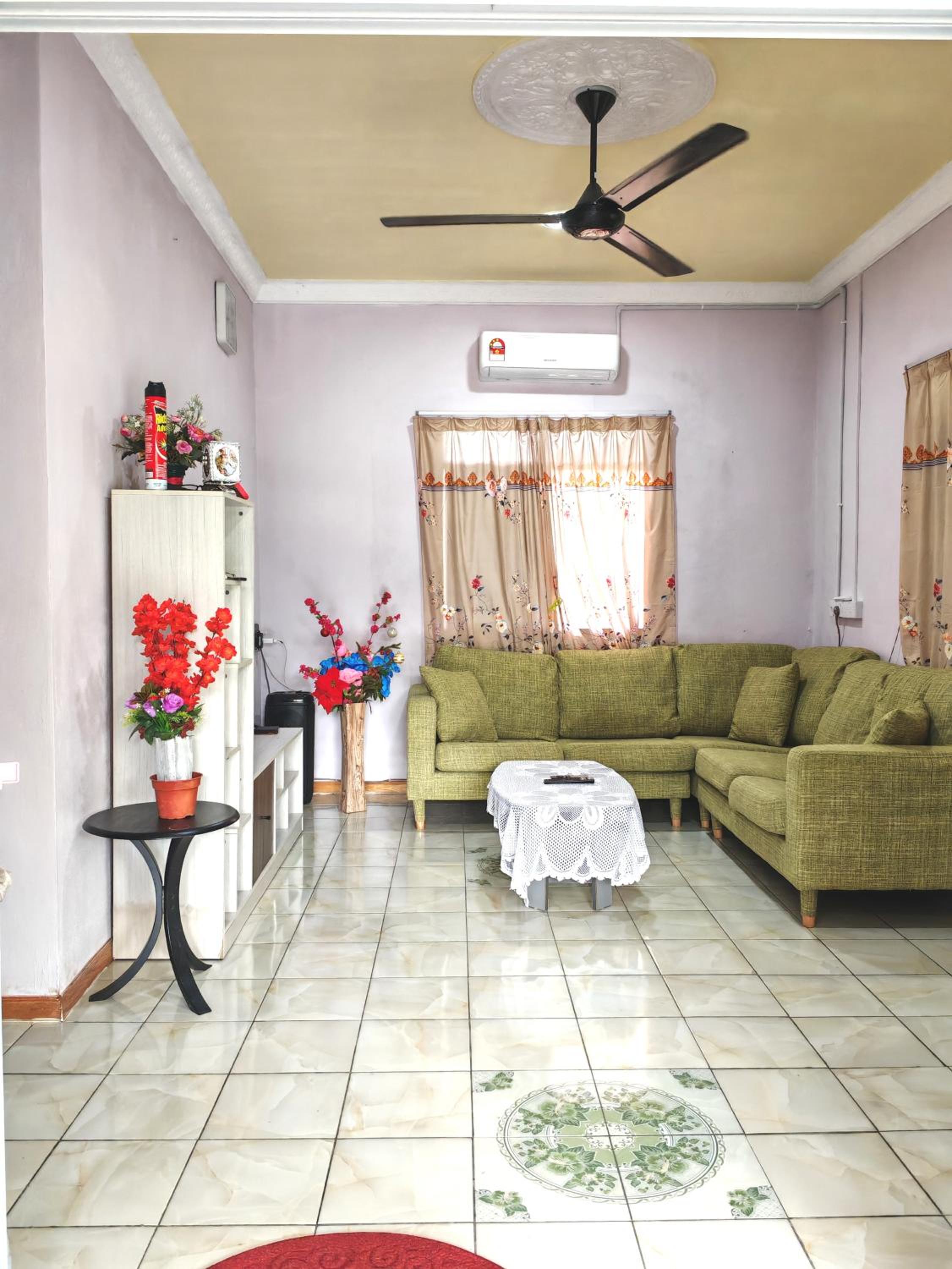 Three-Bedroom House photo 1