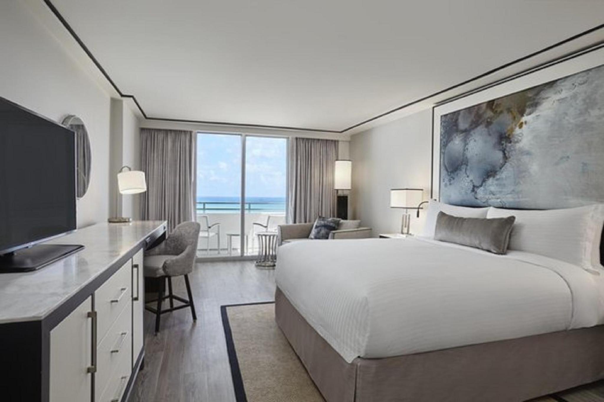 Ocean Front King Room With Balcony