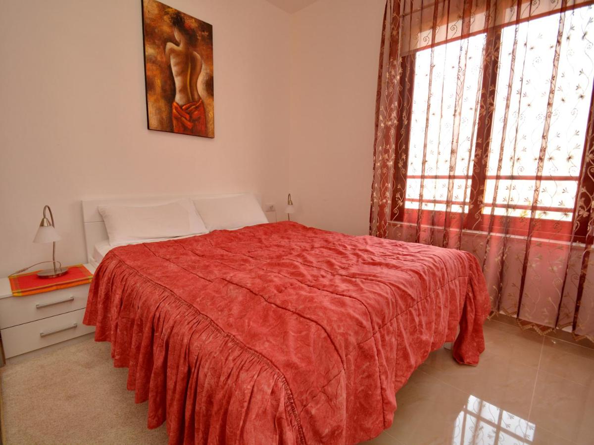 Two-Bedroom Apartment with Balcony and Sea View - Photo 8