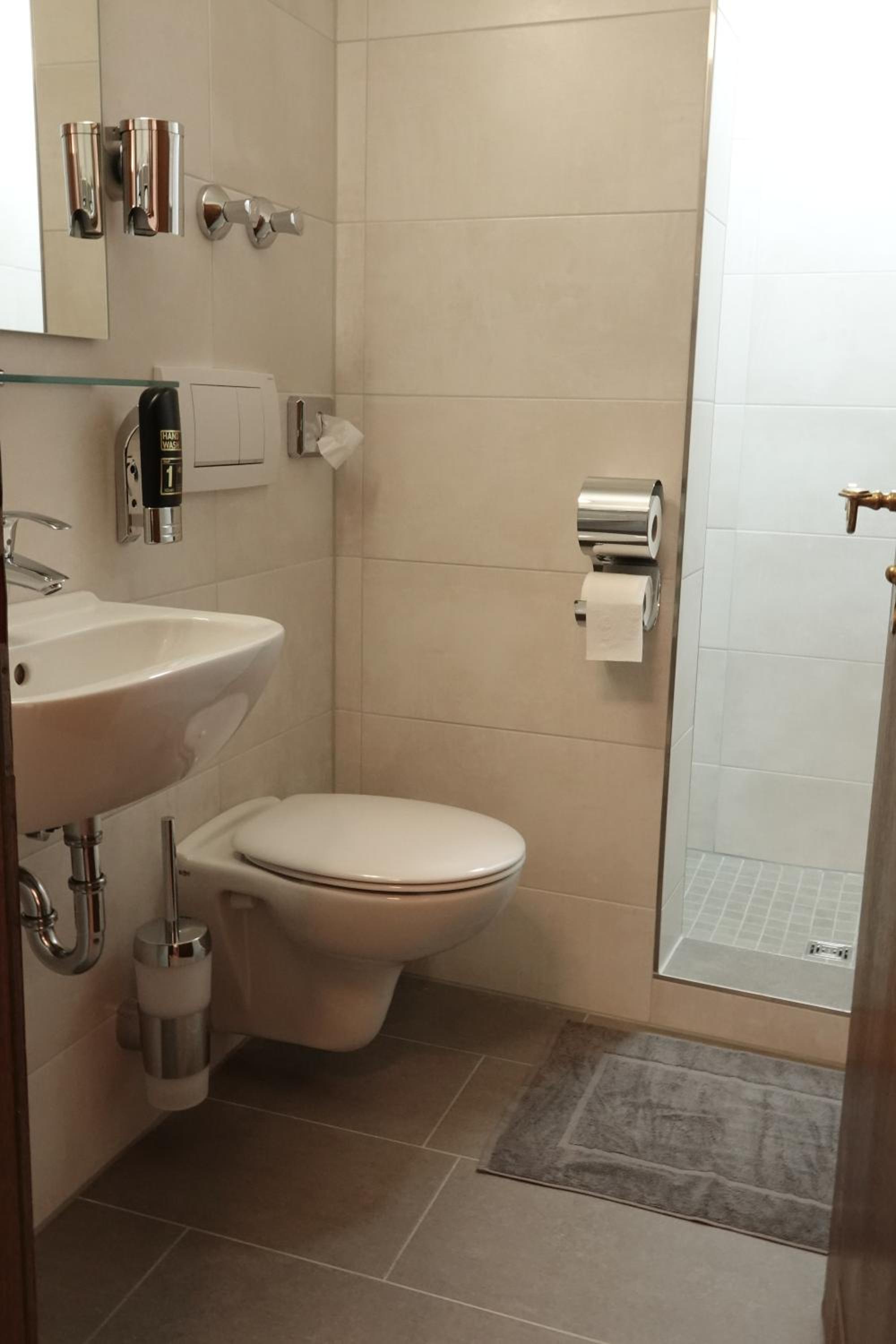 Single Room photo 2