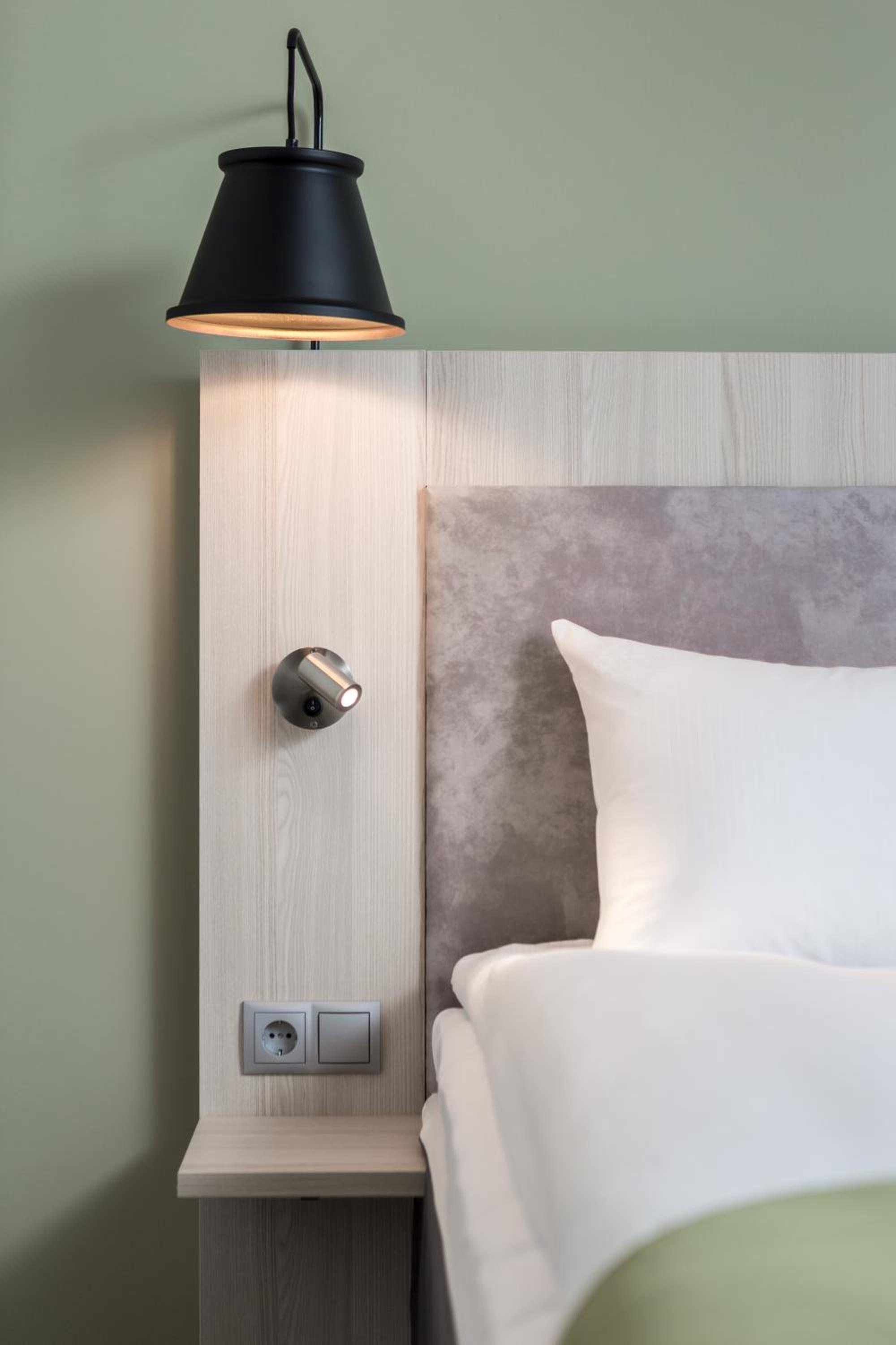 Compact Single Room photo 3