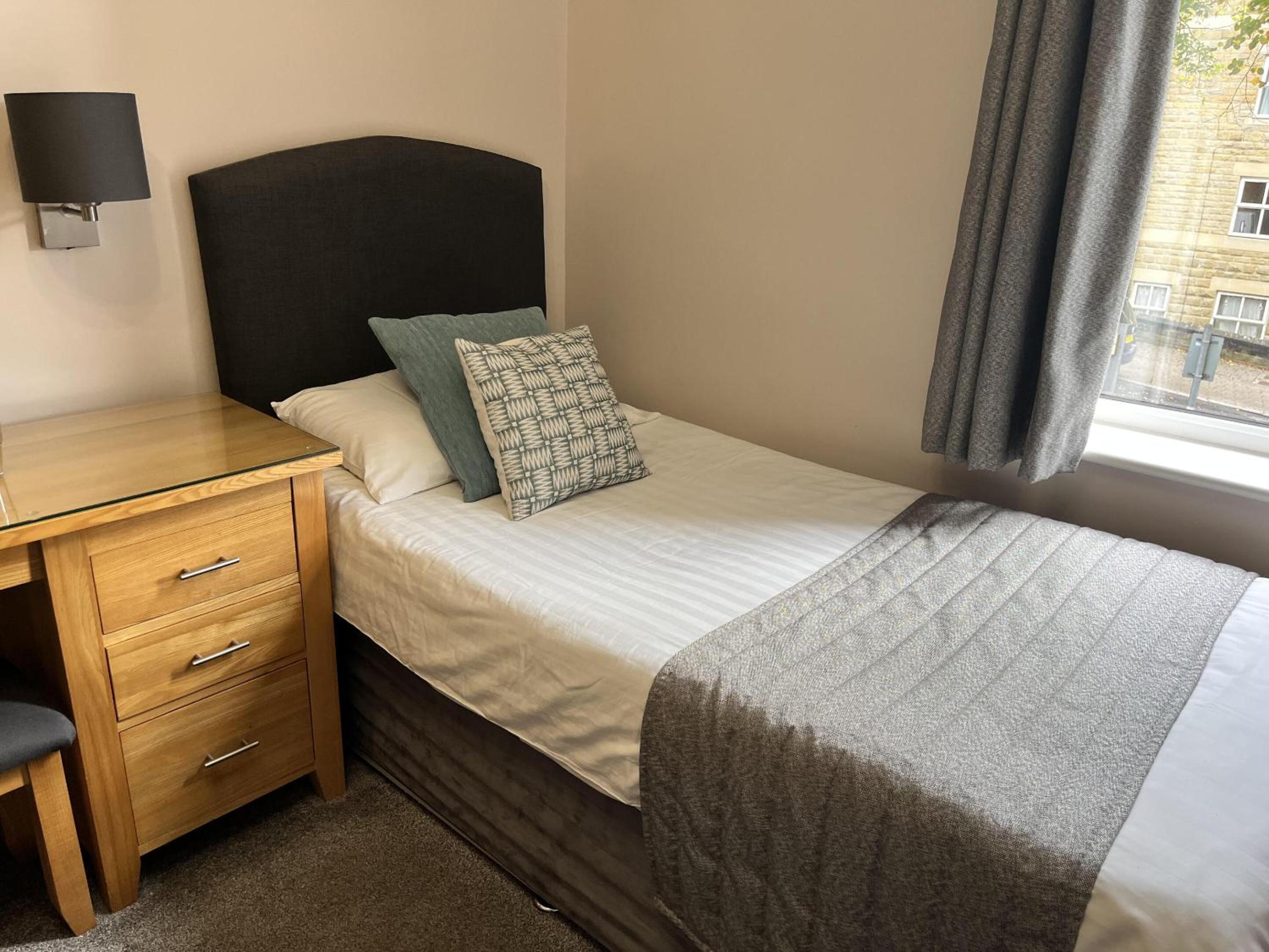 Twin Room with Private Bathroom