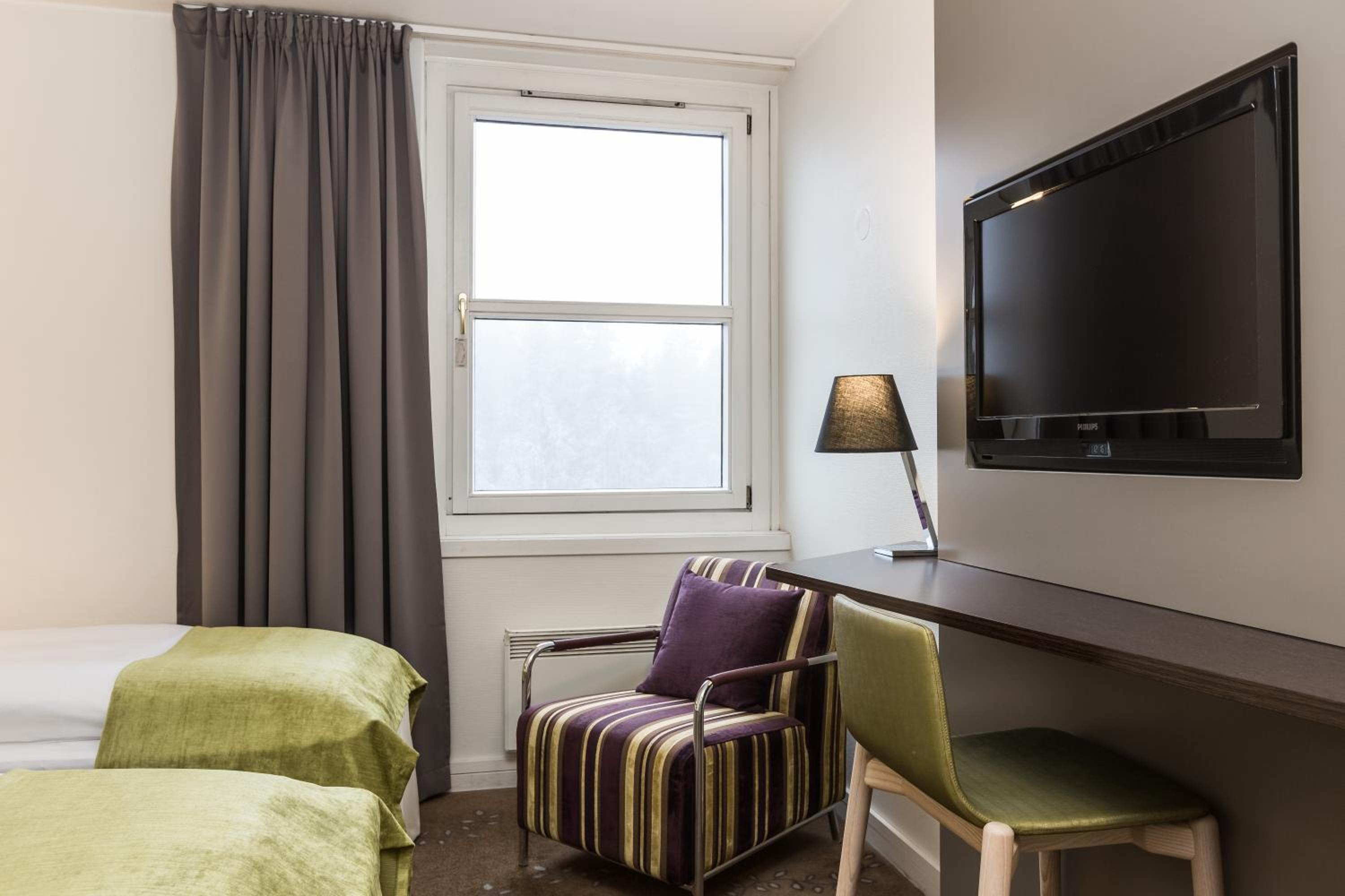 Compact Twin Room photo 2