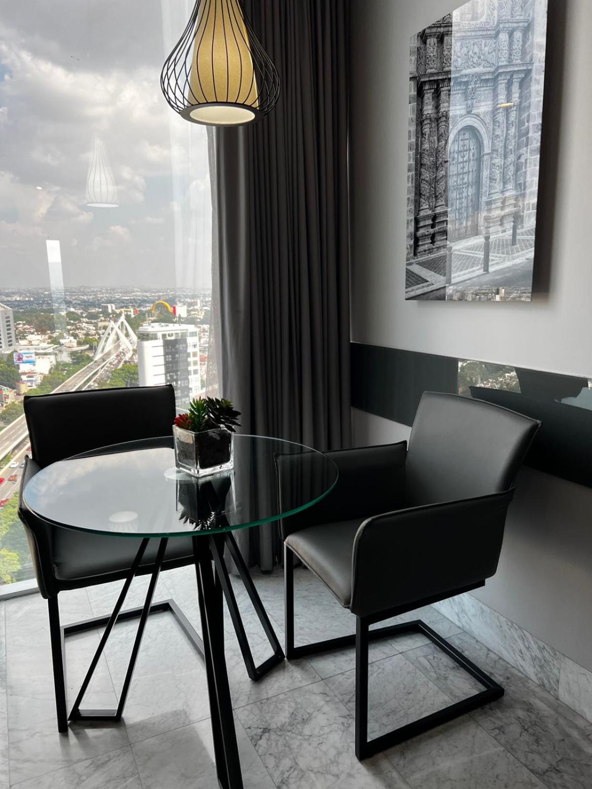 Deluxe King Suite photo 2