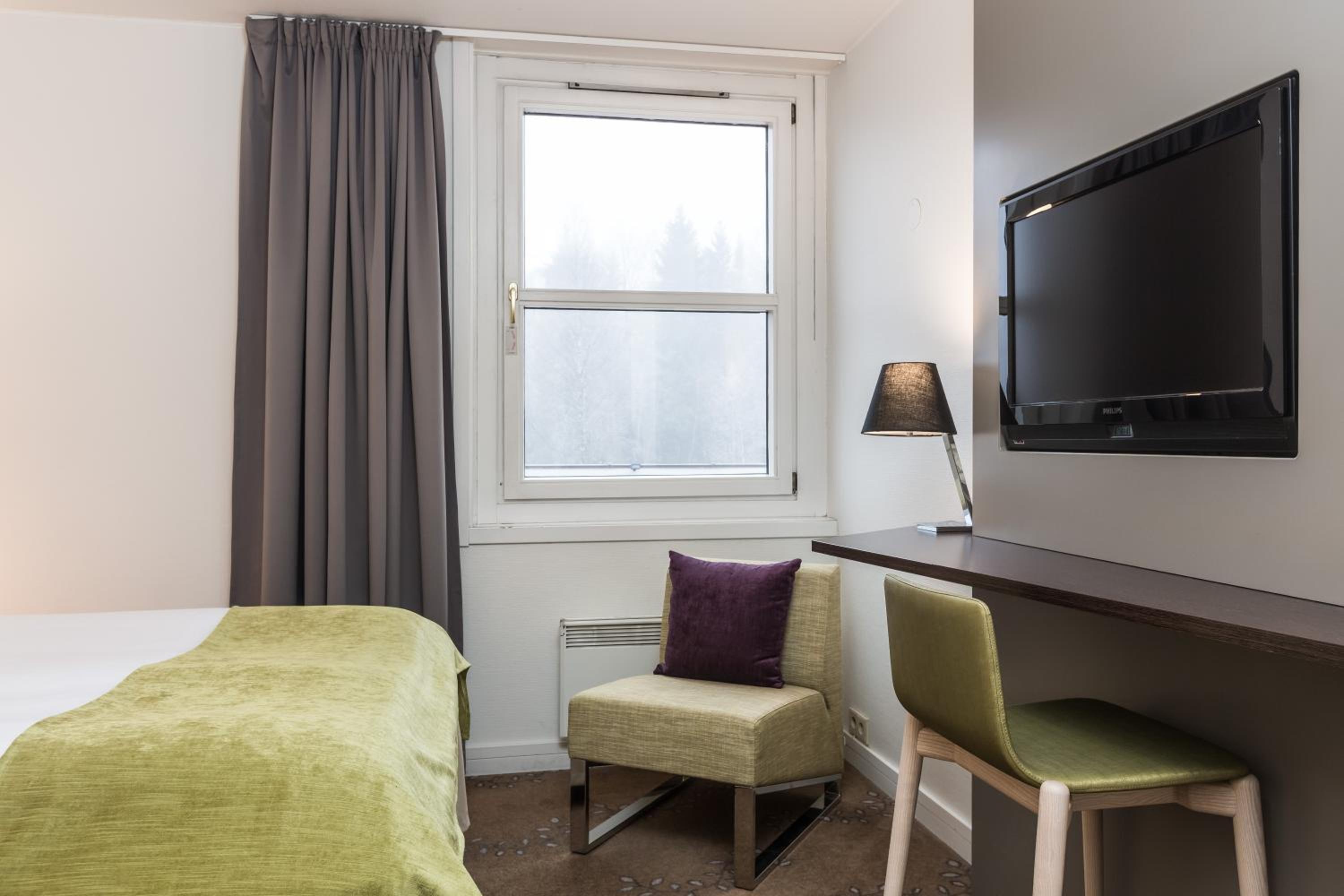 Compact Single Room photo 2