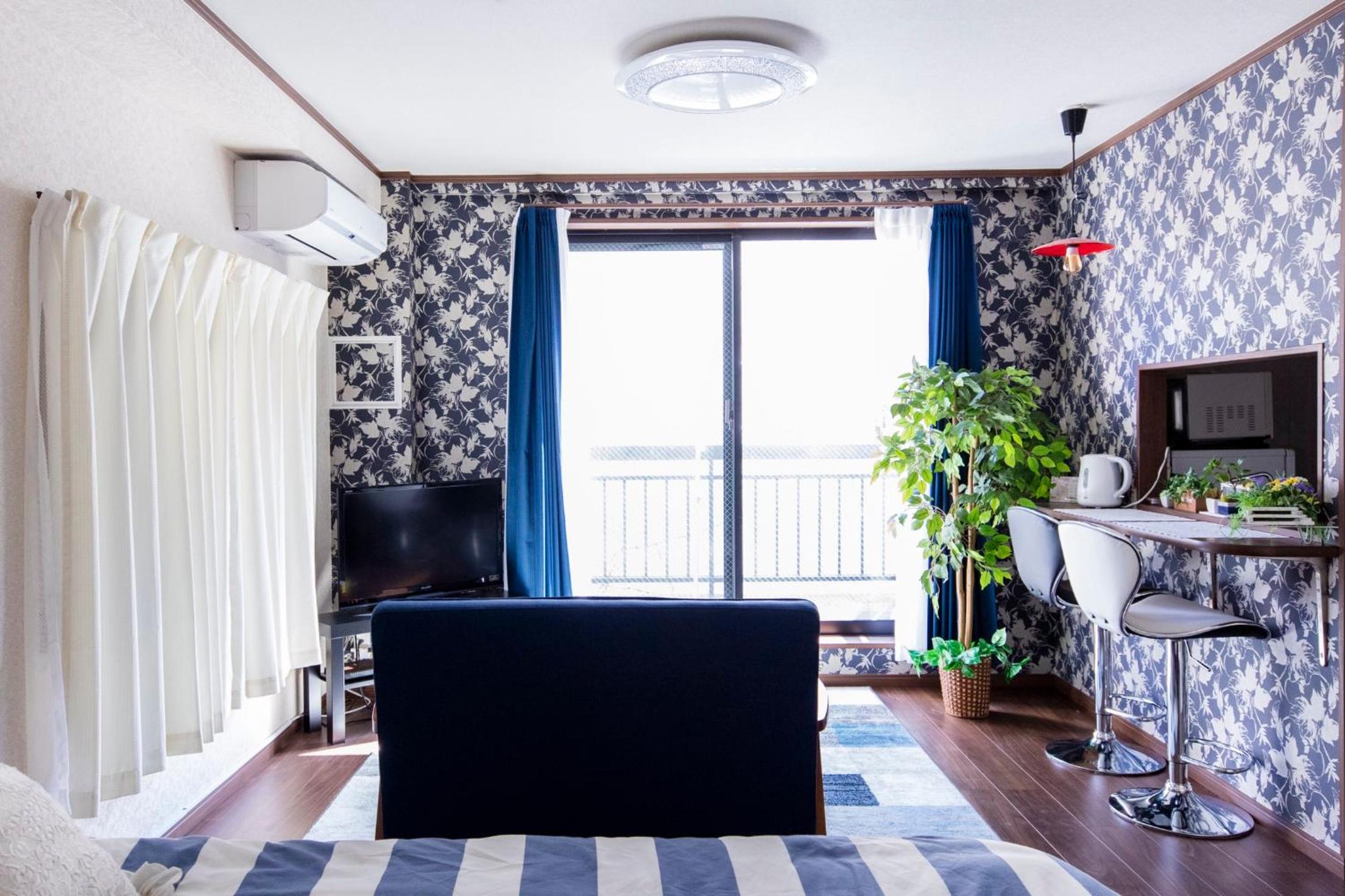 One-Bedroom Apartment photo 1