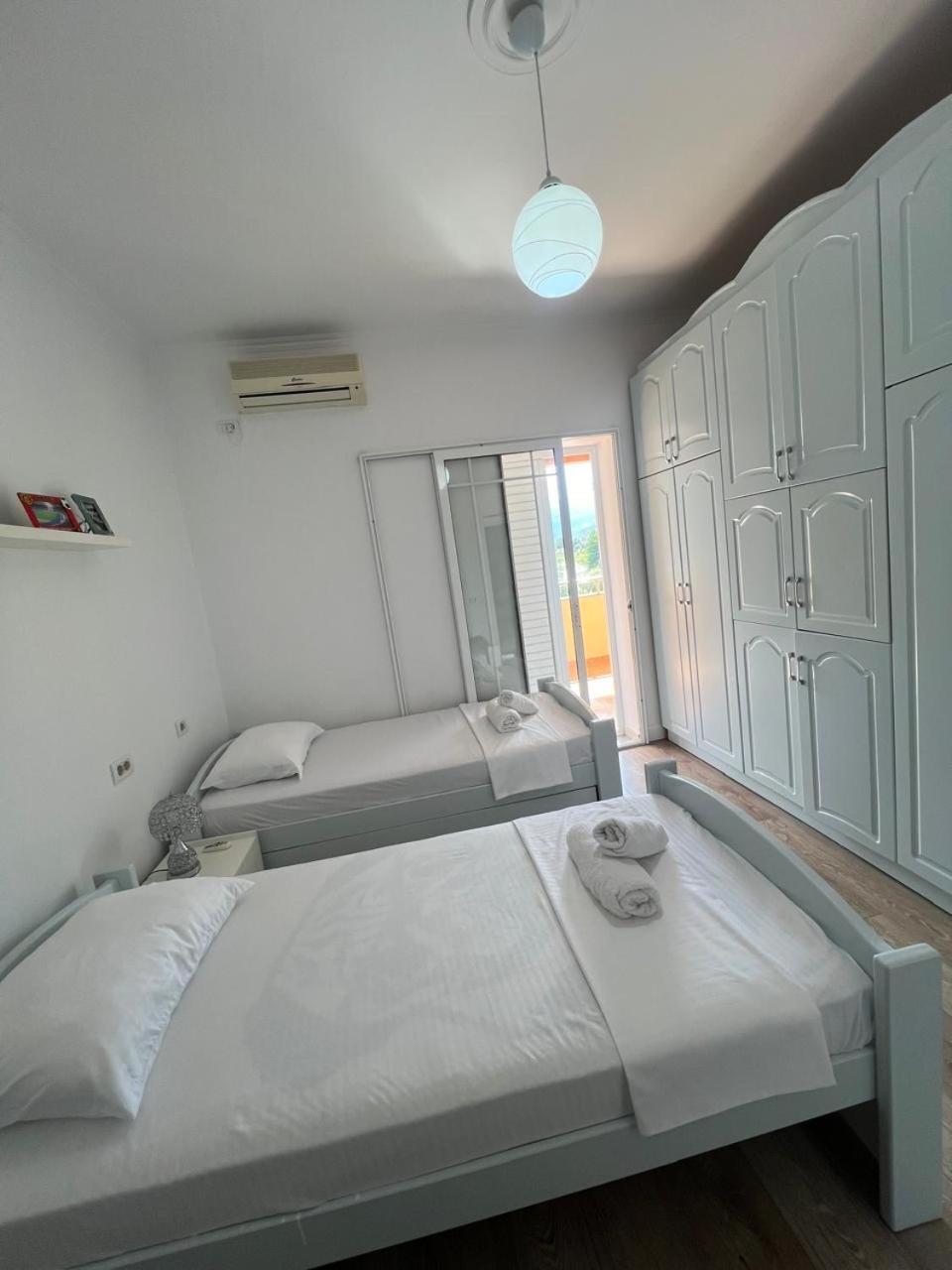 Three-Bedroom Apartment with Balcony photo 2