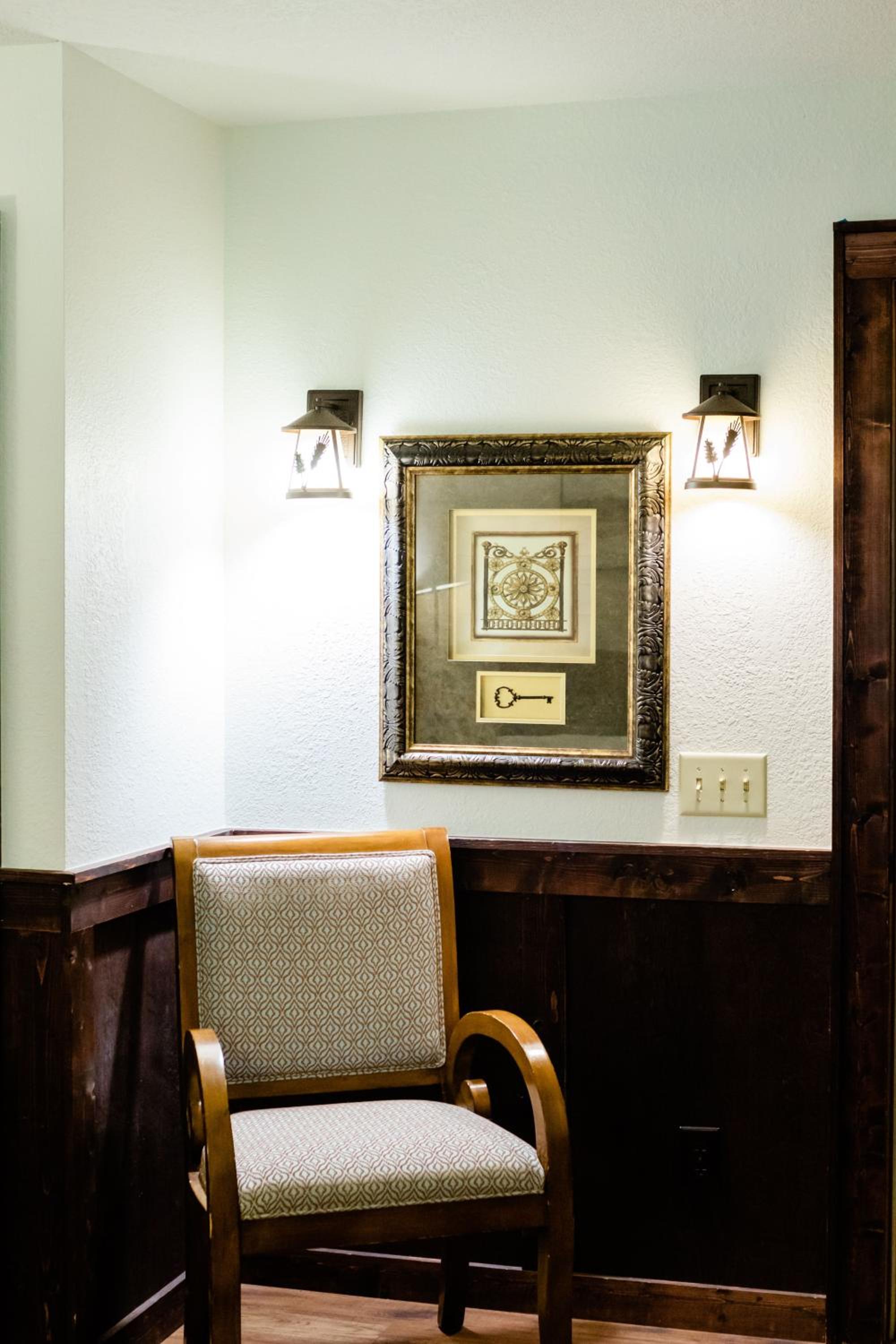 Standard King Room - Photo 19