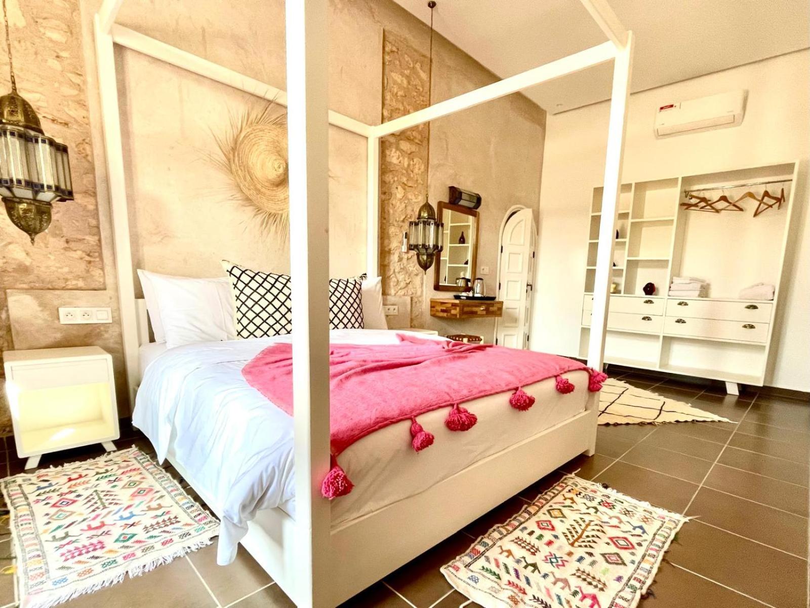 King Room with Pool View photo 2