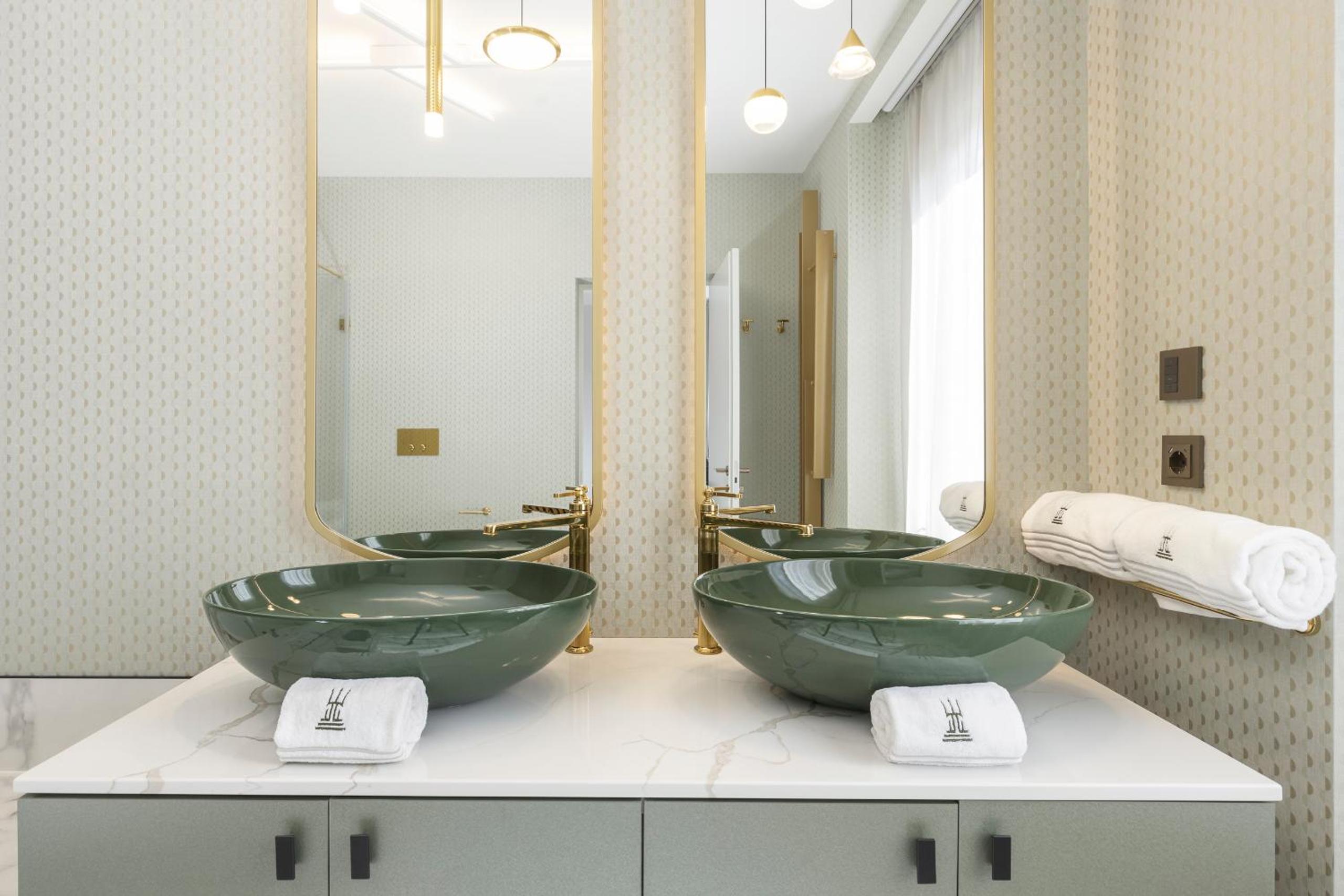 Deluxe Family Suite photo 3