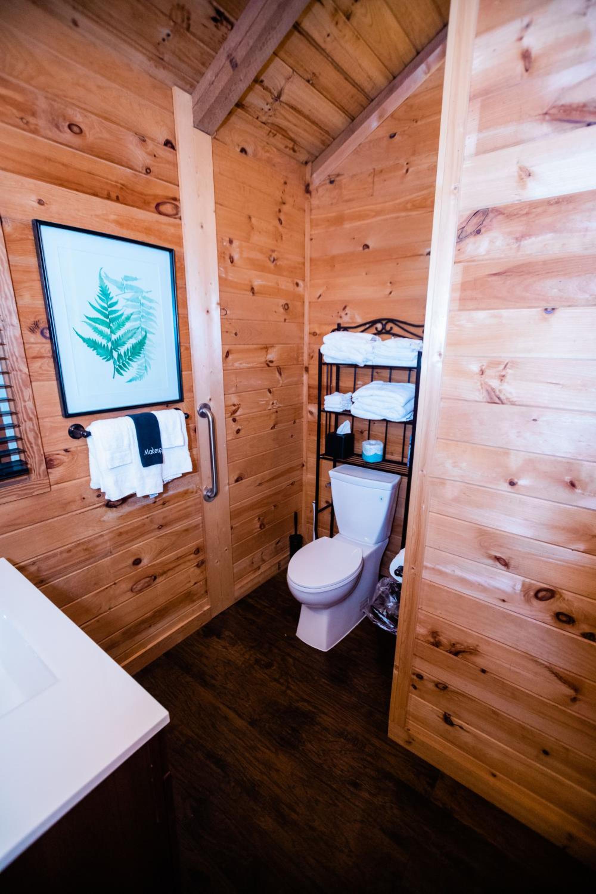 One-Bedroom House - Photo 10