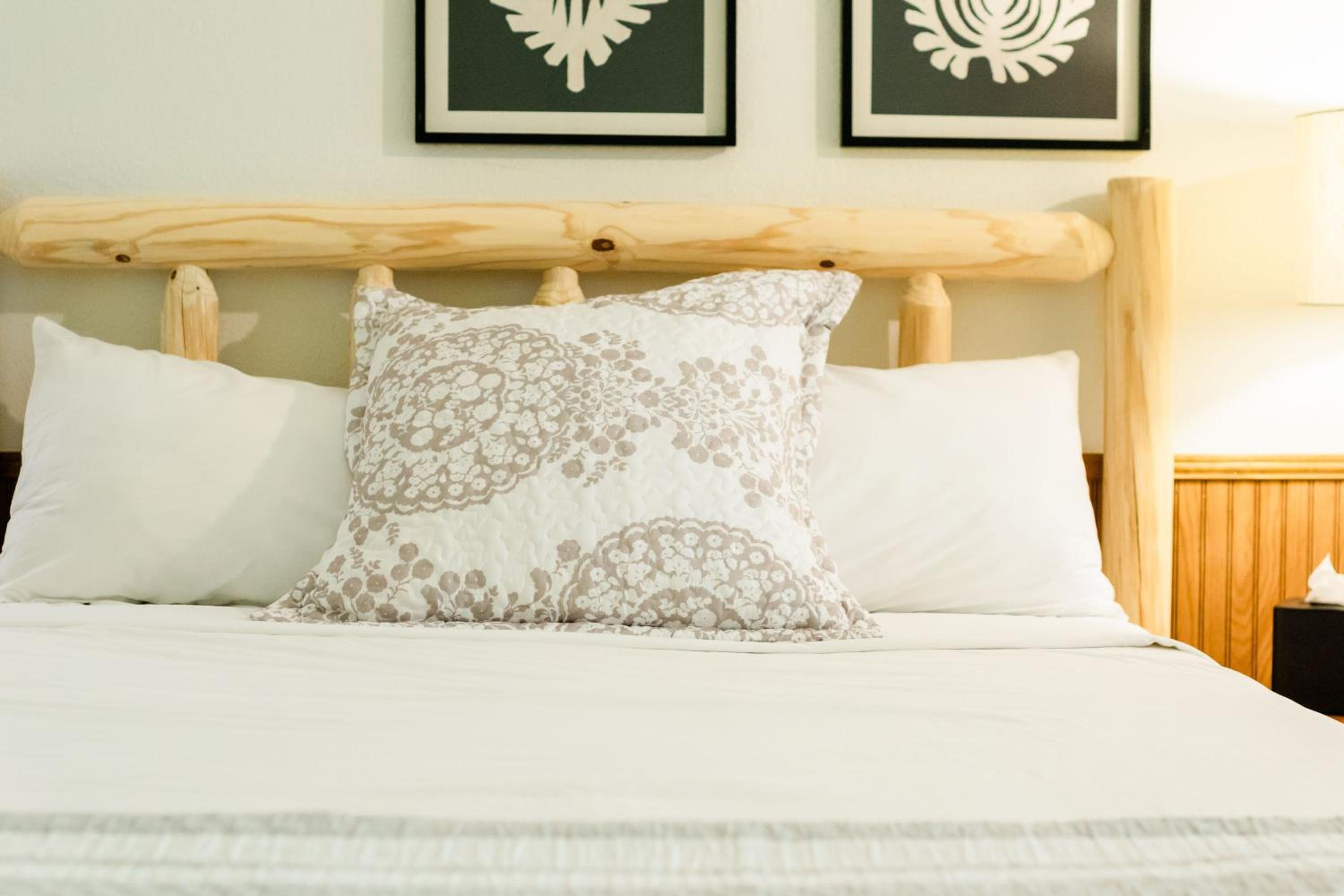 Standard Double Room - Photo 8
