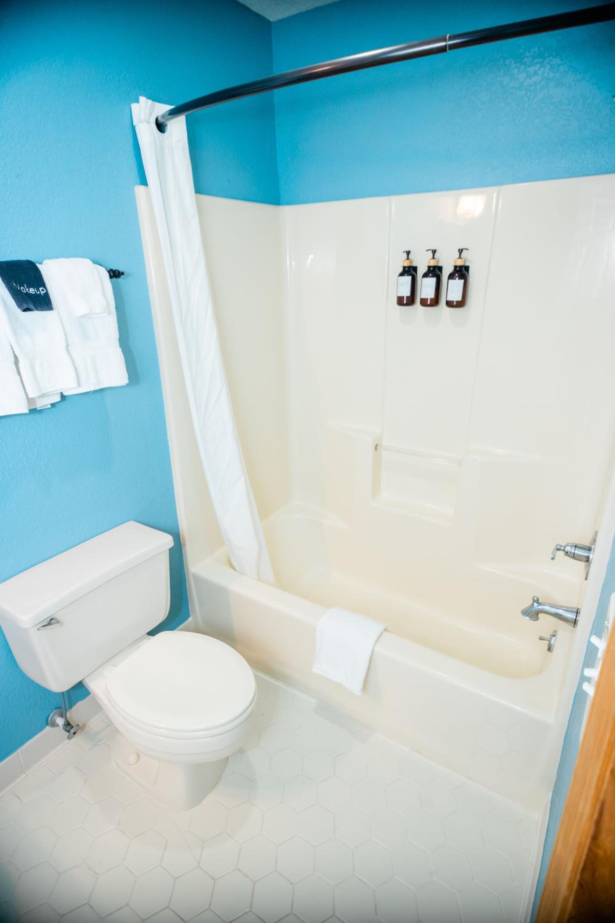 Standard Double Room - Photo 10