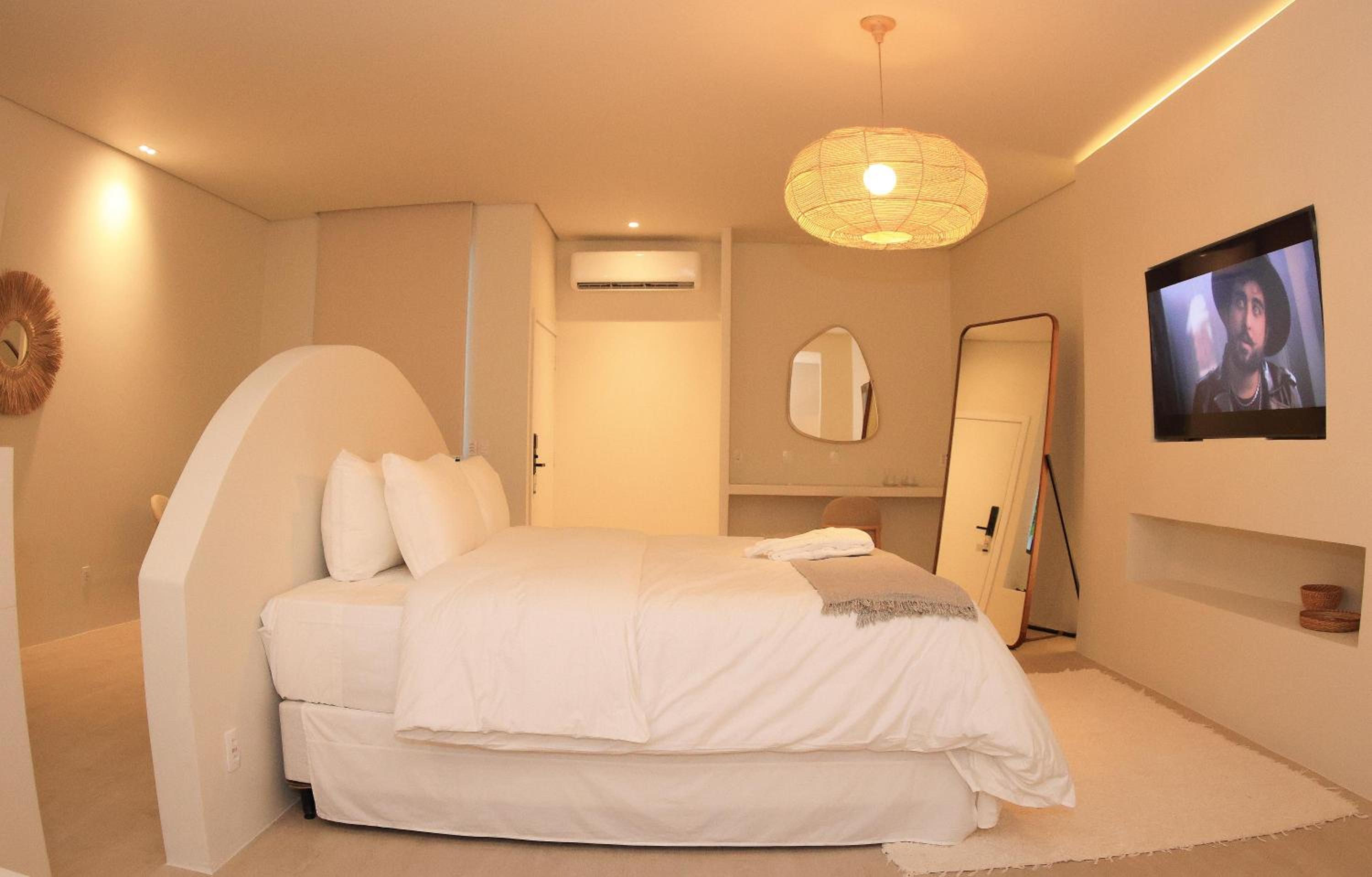 Deluxe Suite with Spa Bath