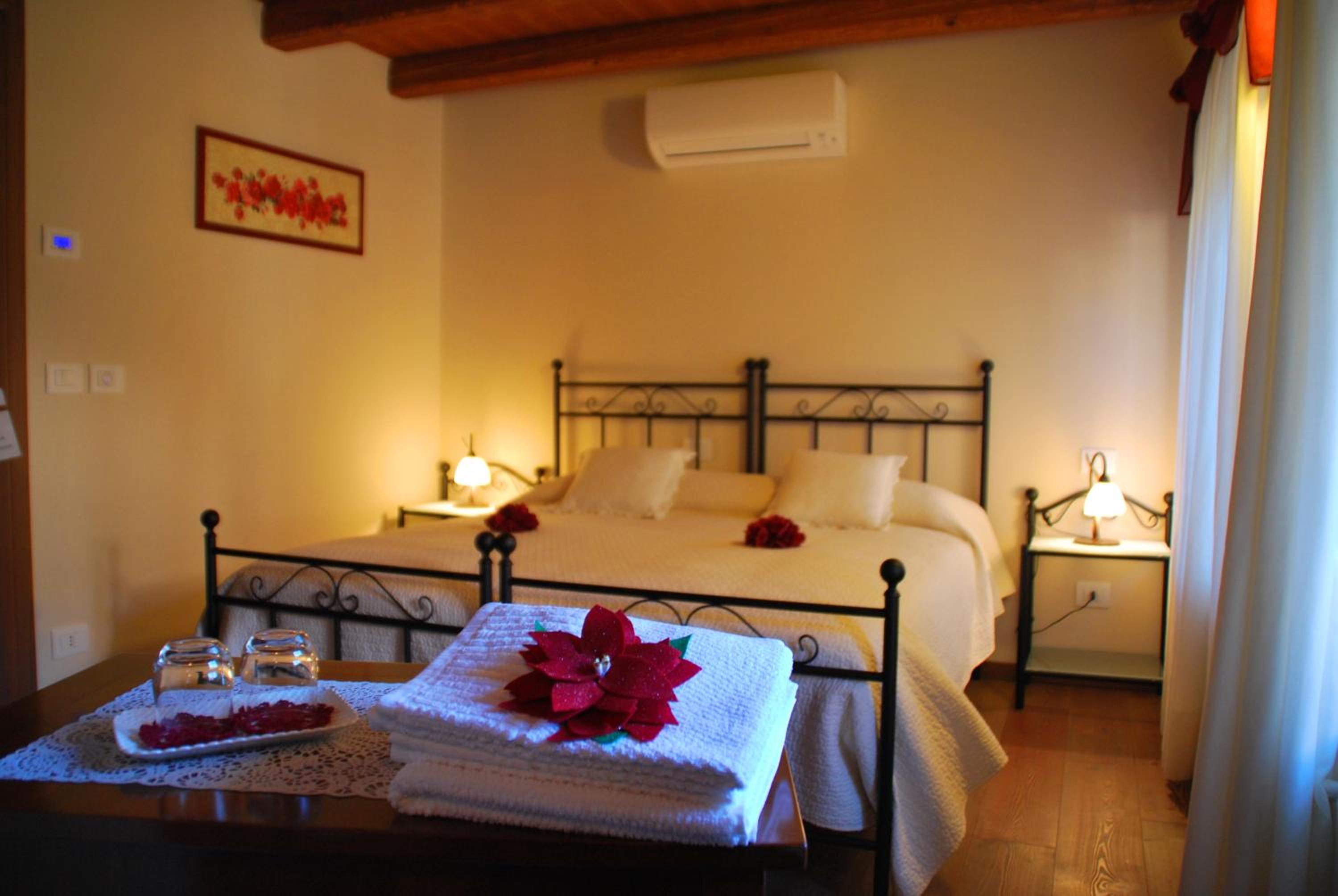 Deluxe Double or Twin Room photo 1