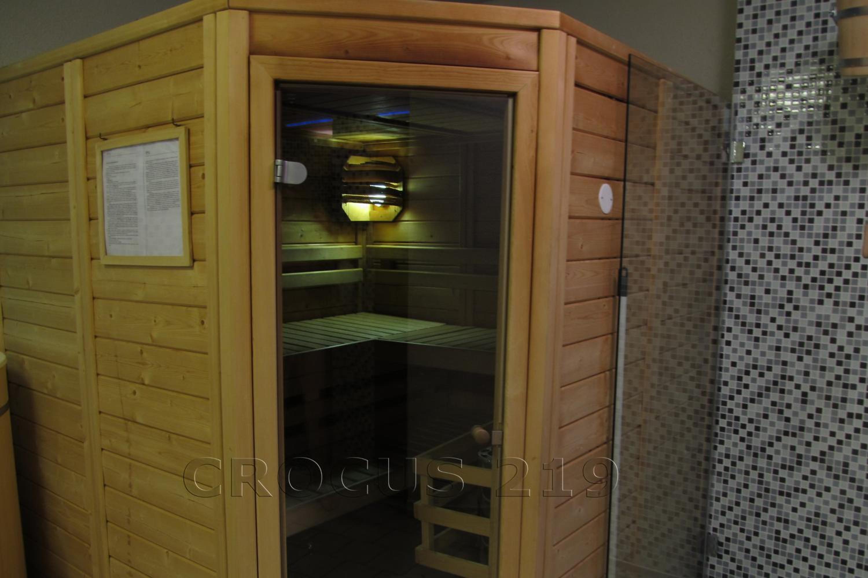 One-Bedroom Apartment with Mountain View - Photo 18