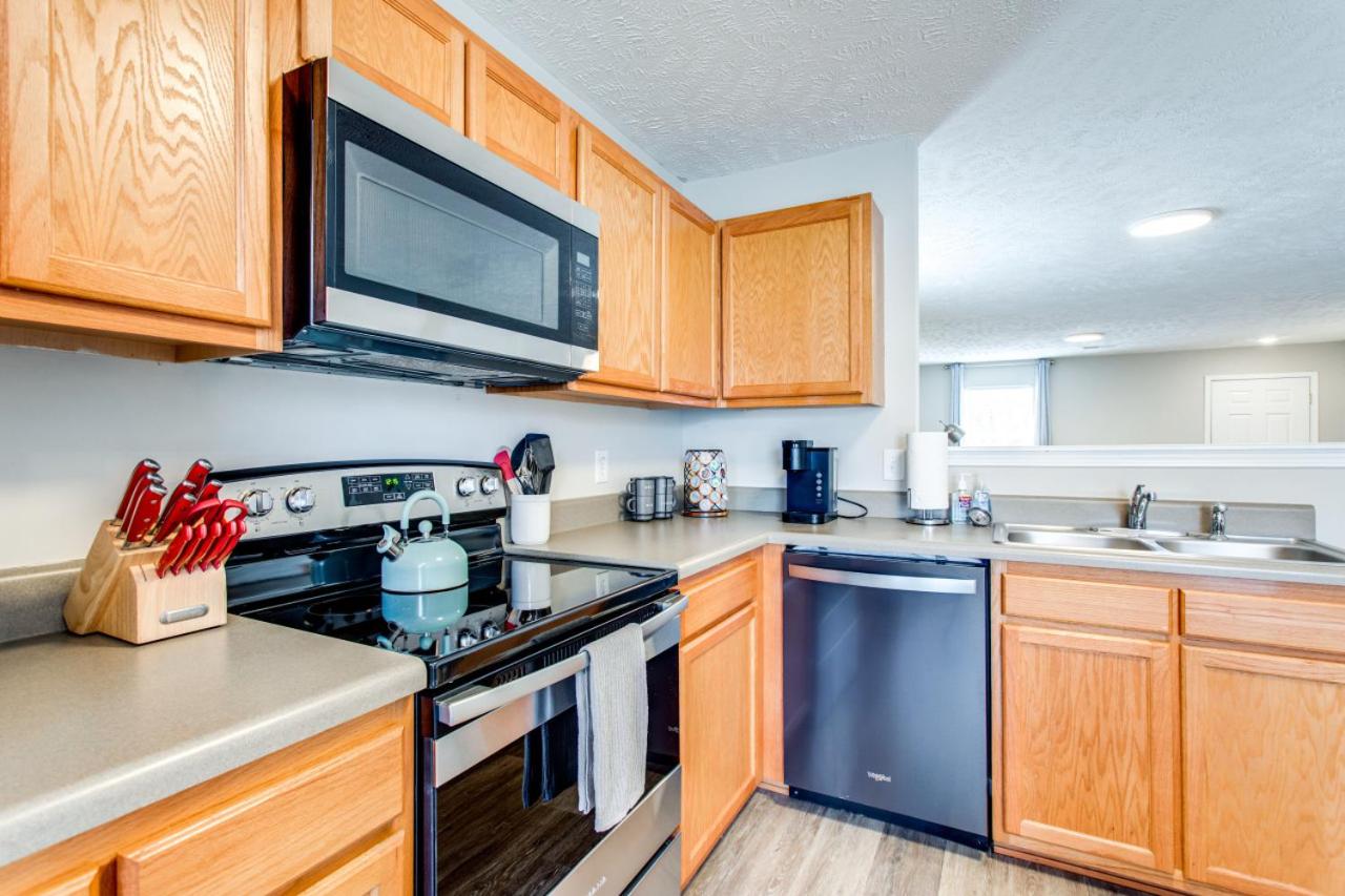 Three-Bedroom House photo 2