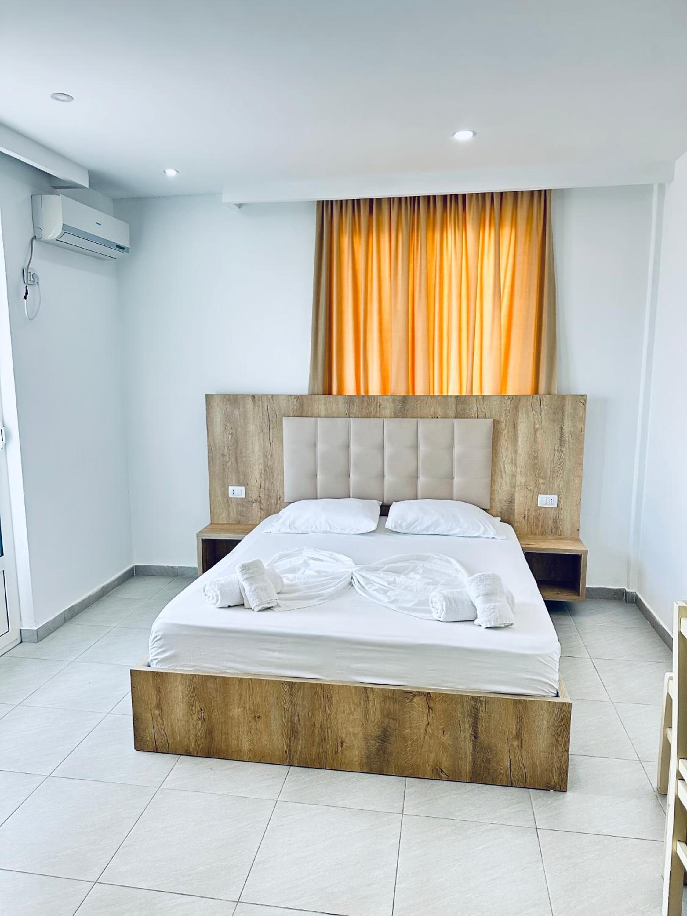 Basic Double Room photo 2