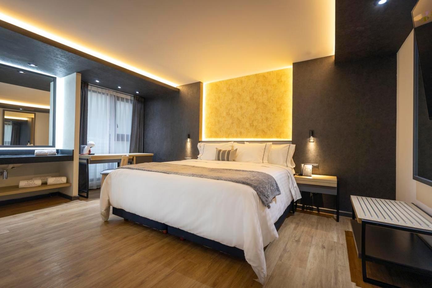 King Suite - Photo 1