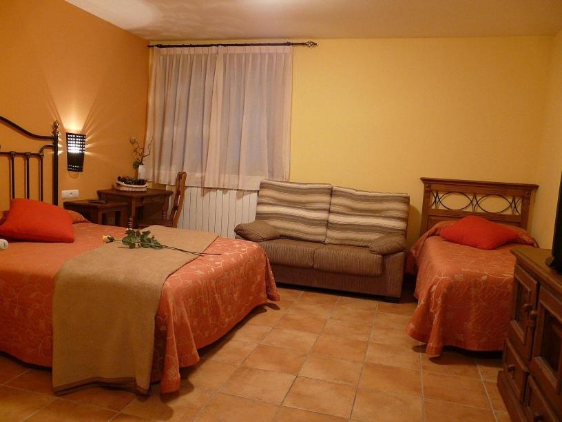Triple Room - Photo 1