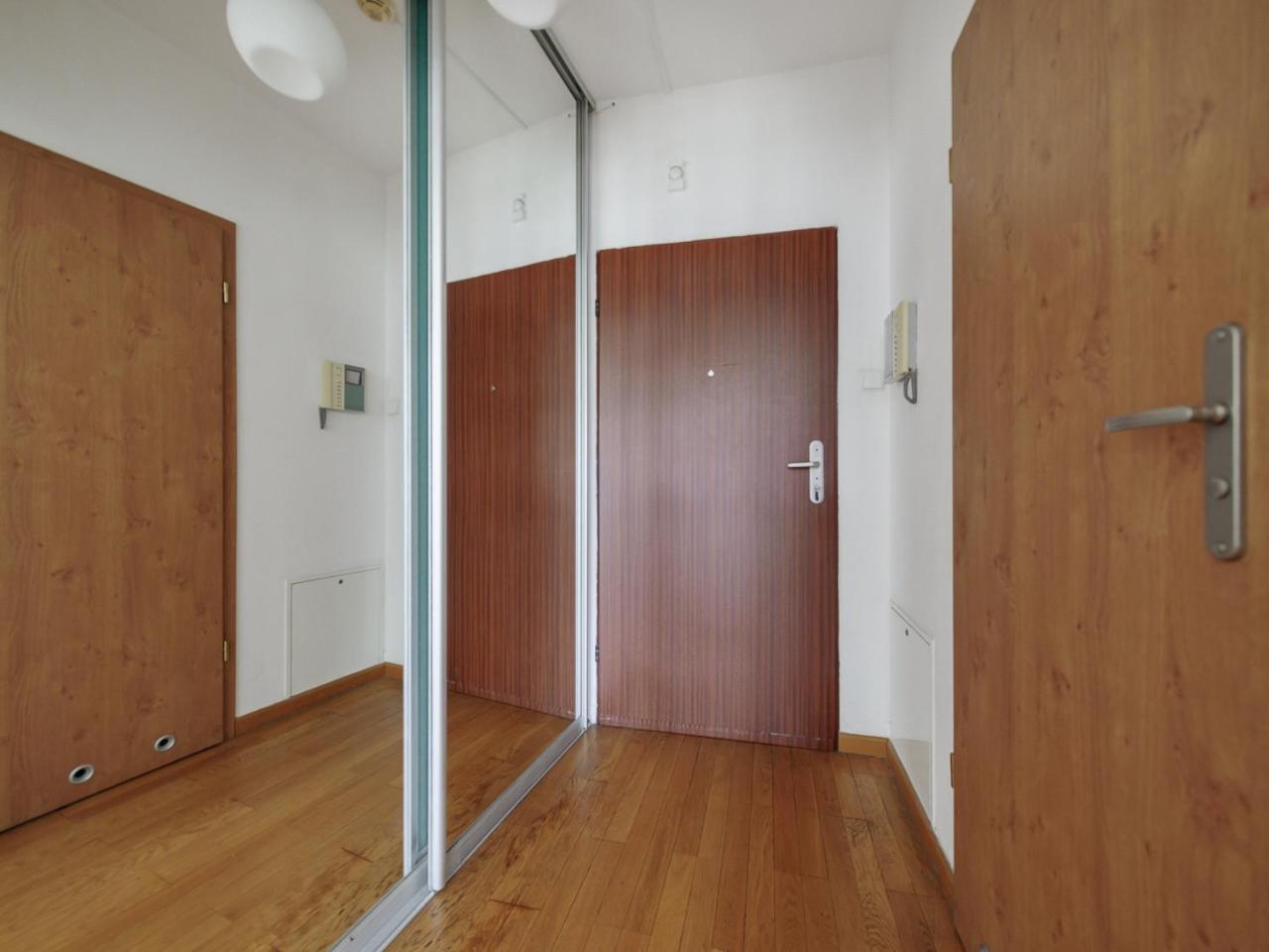Studio Apartment - Photo 9