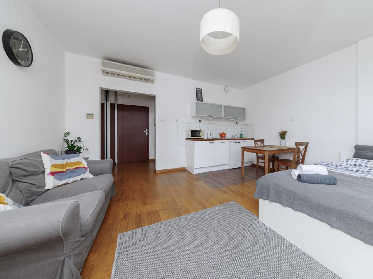 Studio Apartment - Photo 16