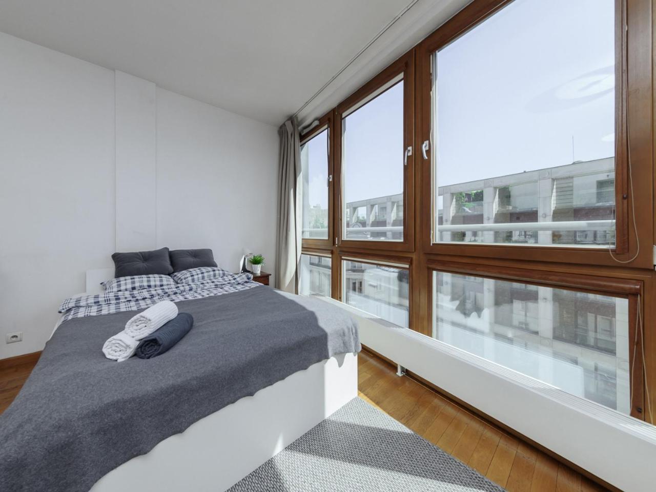Studio Apartment - Photo 1