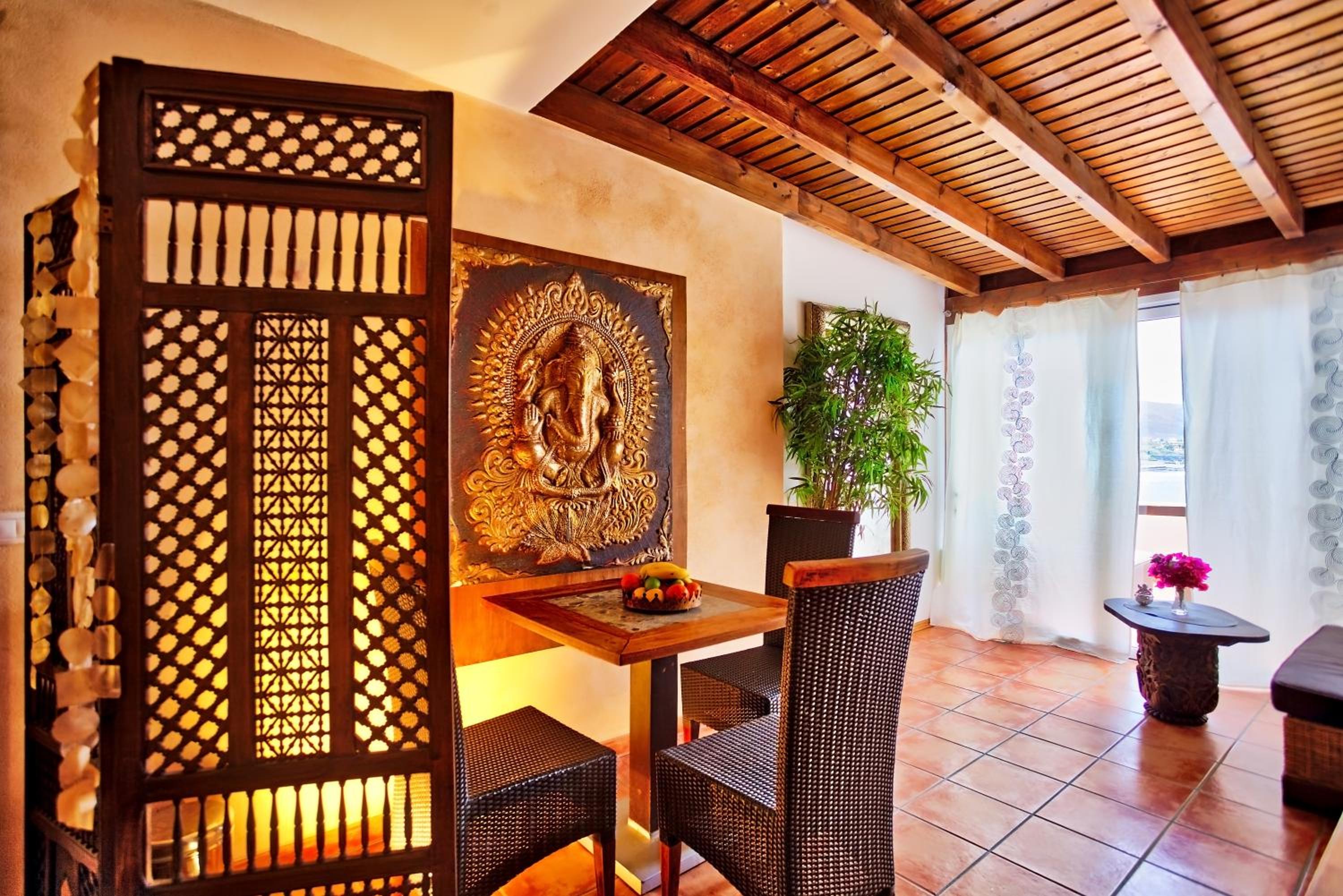 One-Bedroom Apartment with Sea View and Terrace photo 2