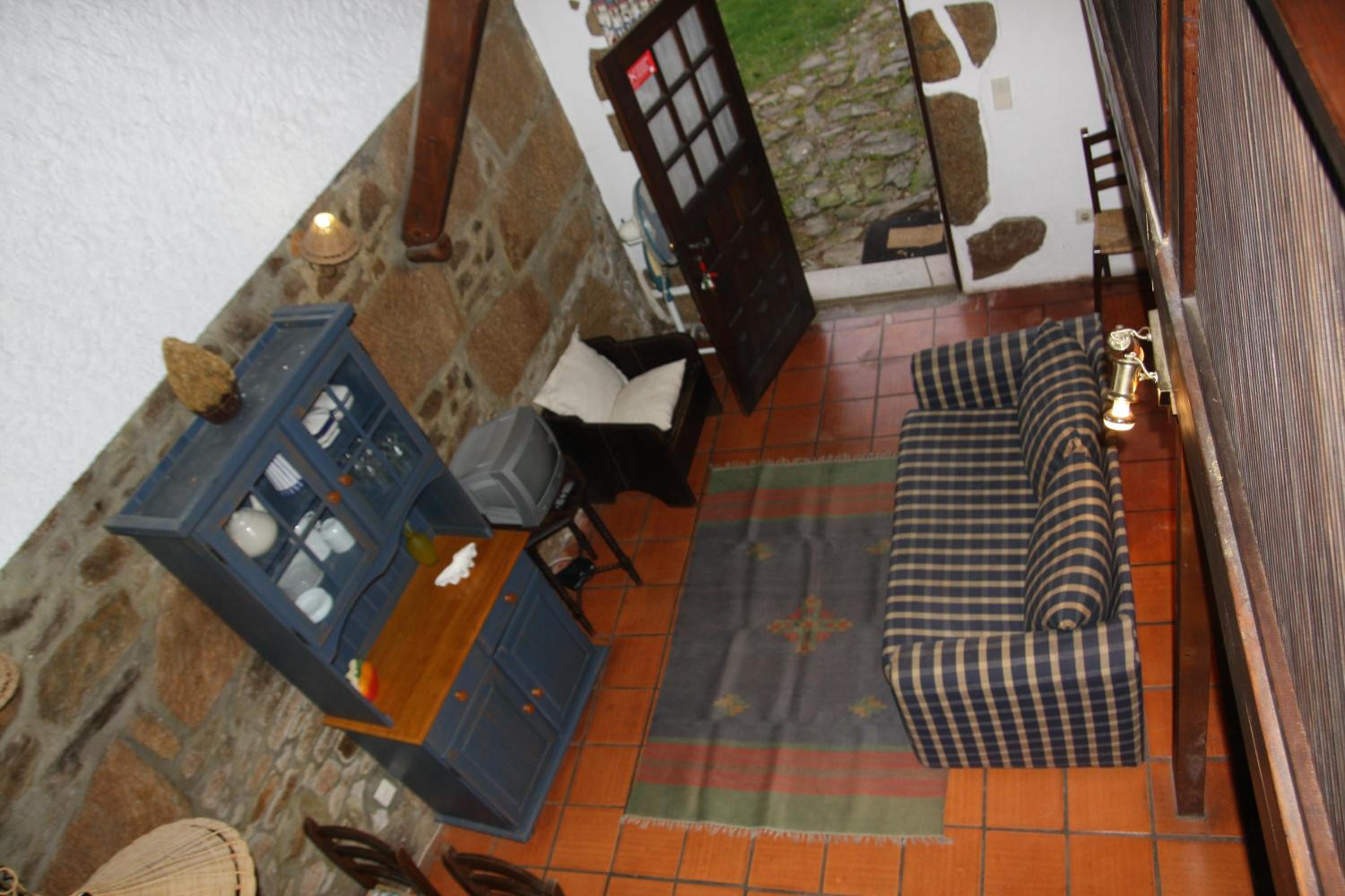 One-Bedroom Apartment - Photo 4