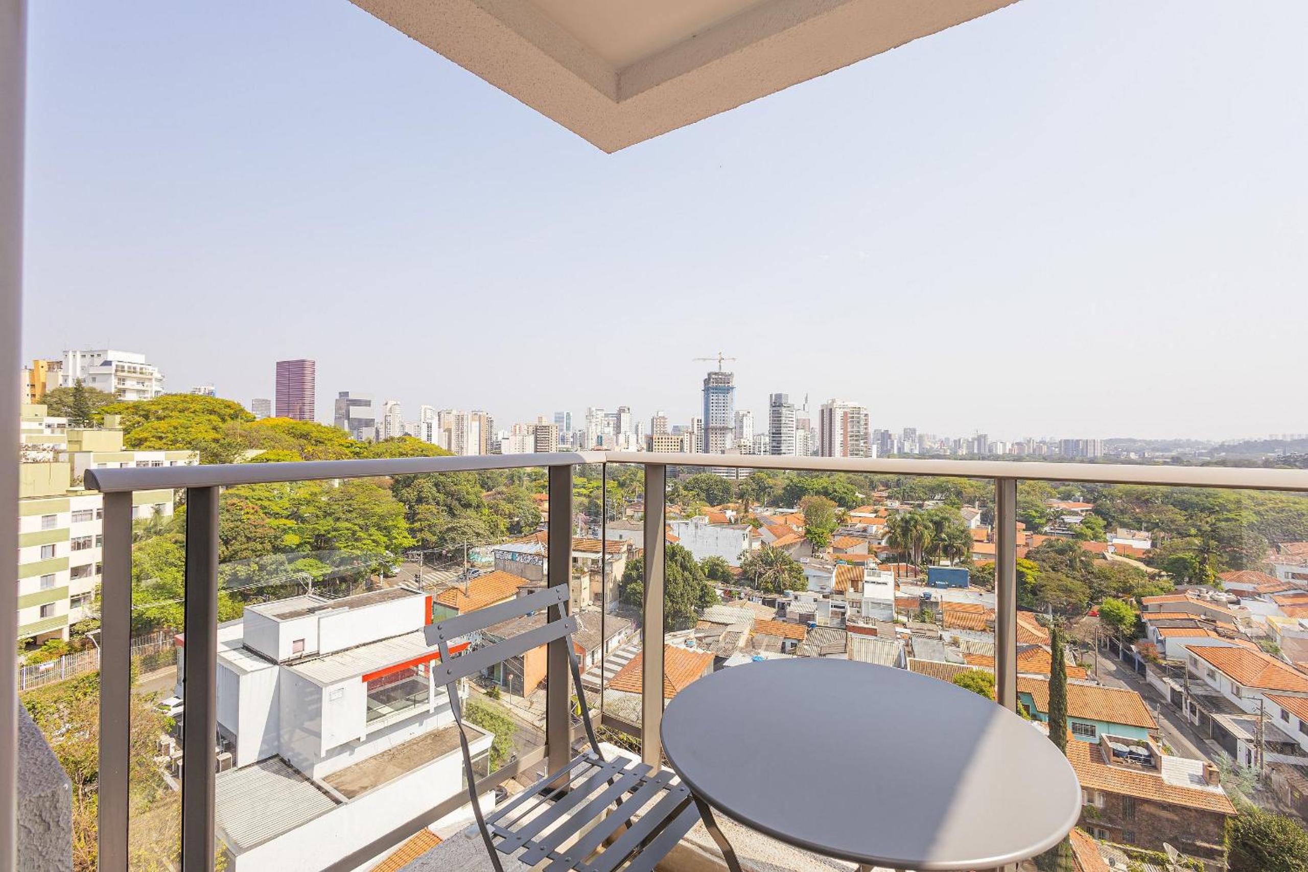 Apartment with View - Photo 4