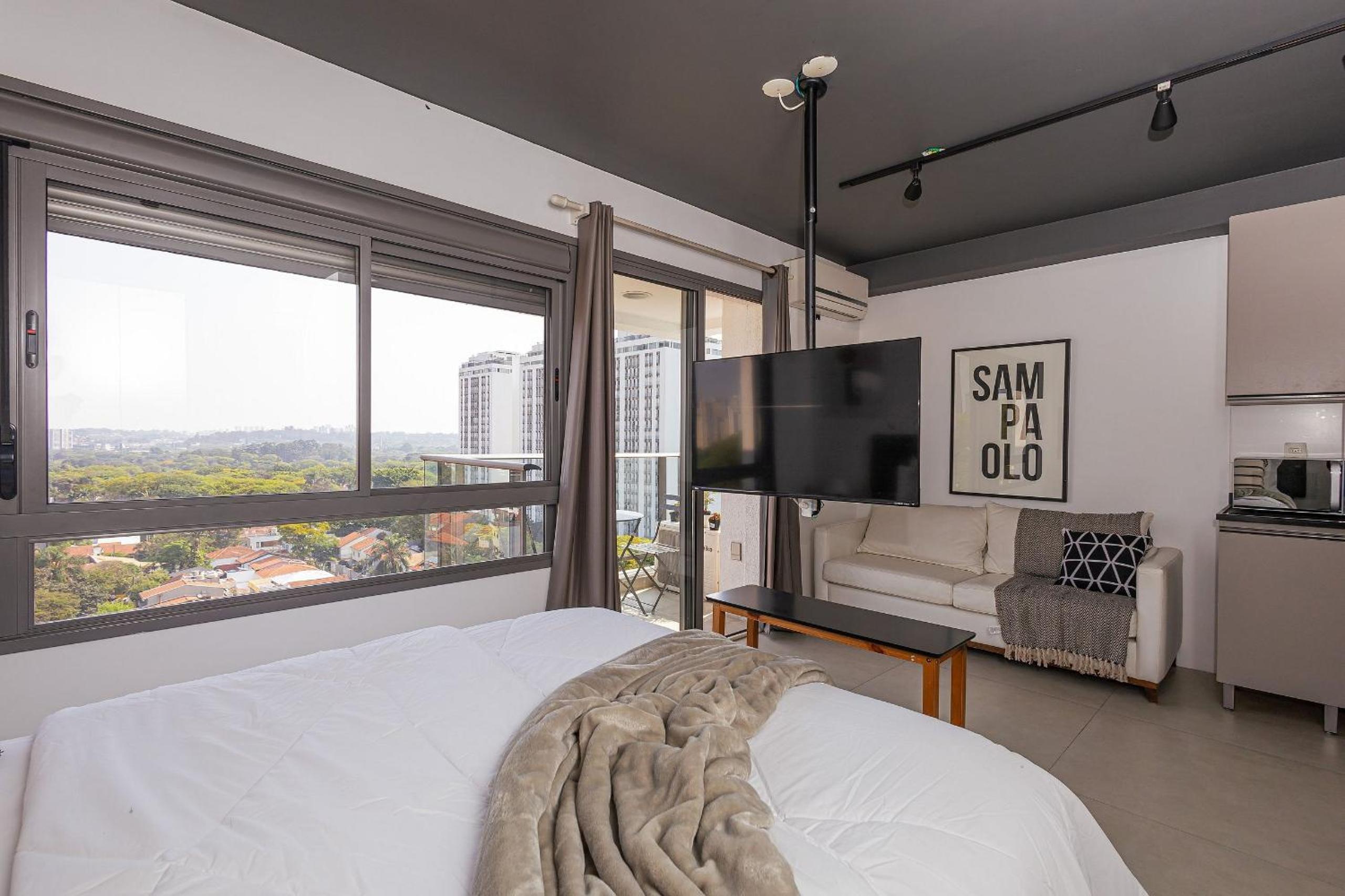 Apartment with View - Photo 6