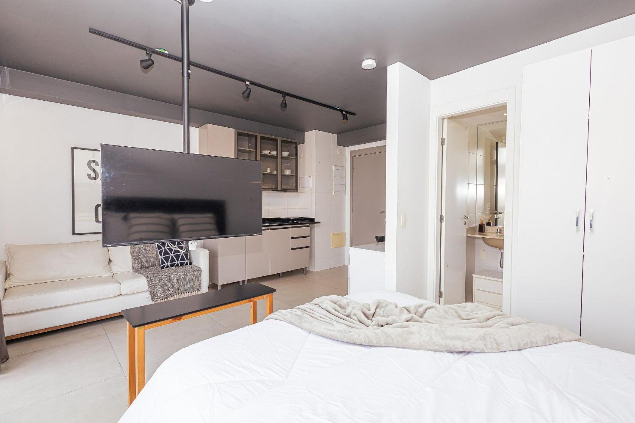 Apartment with View - Photo 8